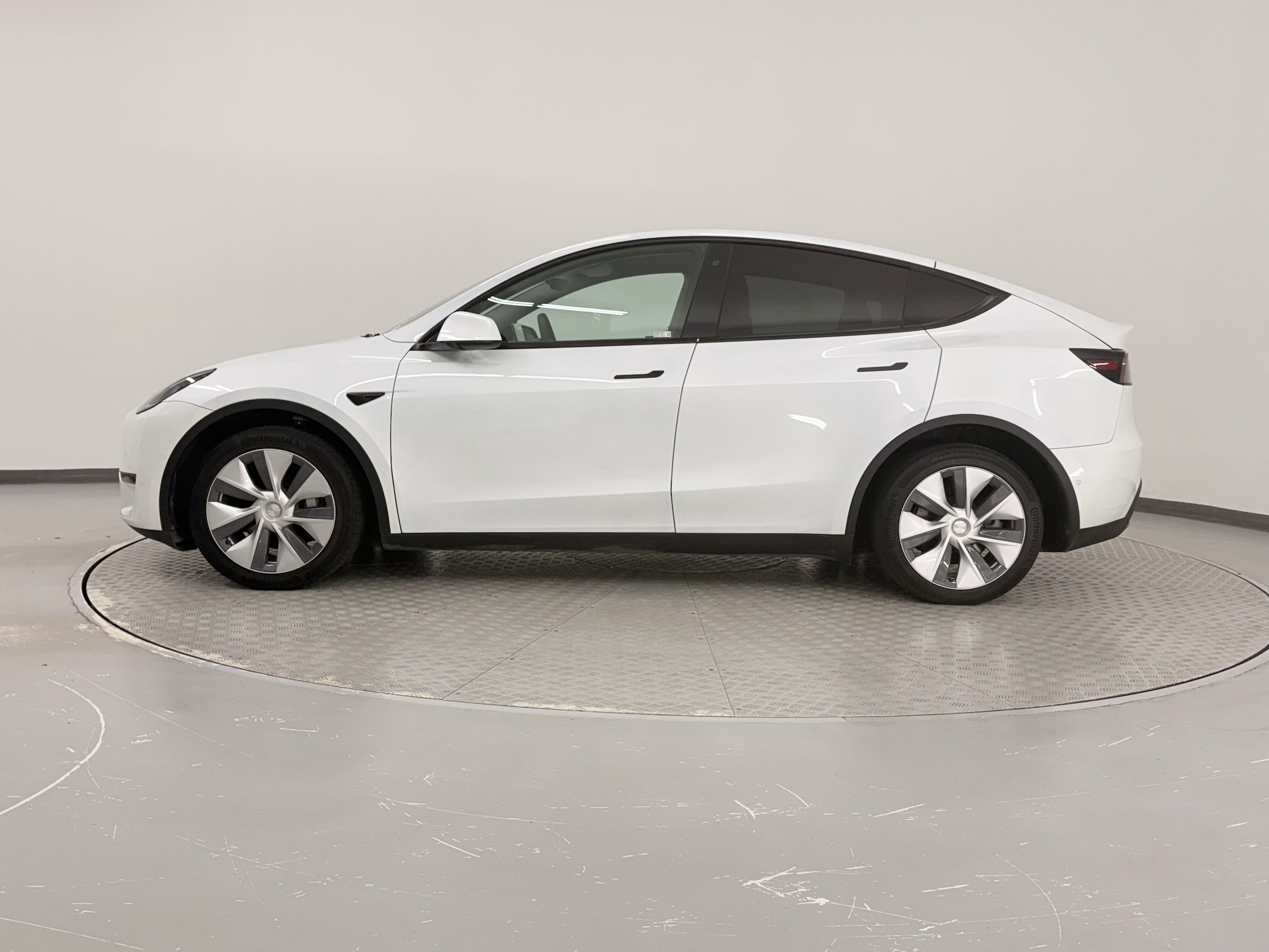 Used 2020 Tesla Model Y Long Range with VIN 5YJYGDEE6LF006661 for sale in Irondale, AL