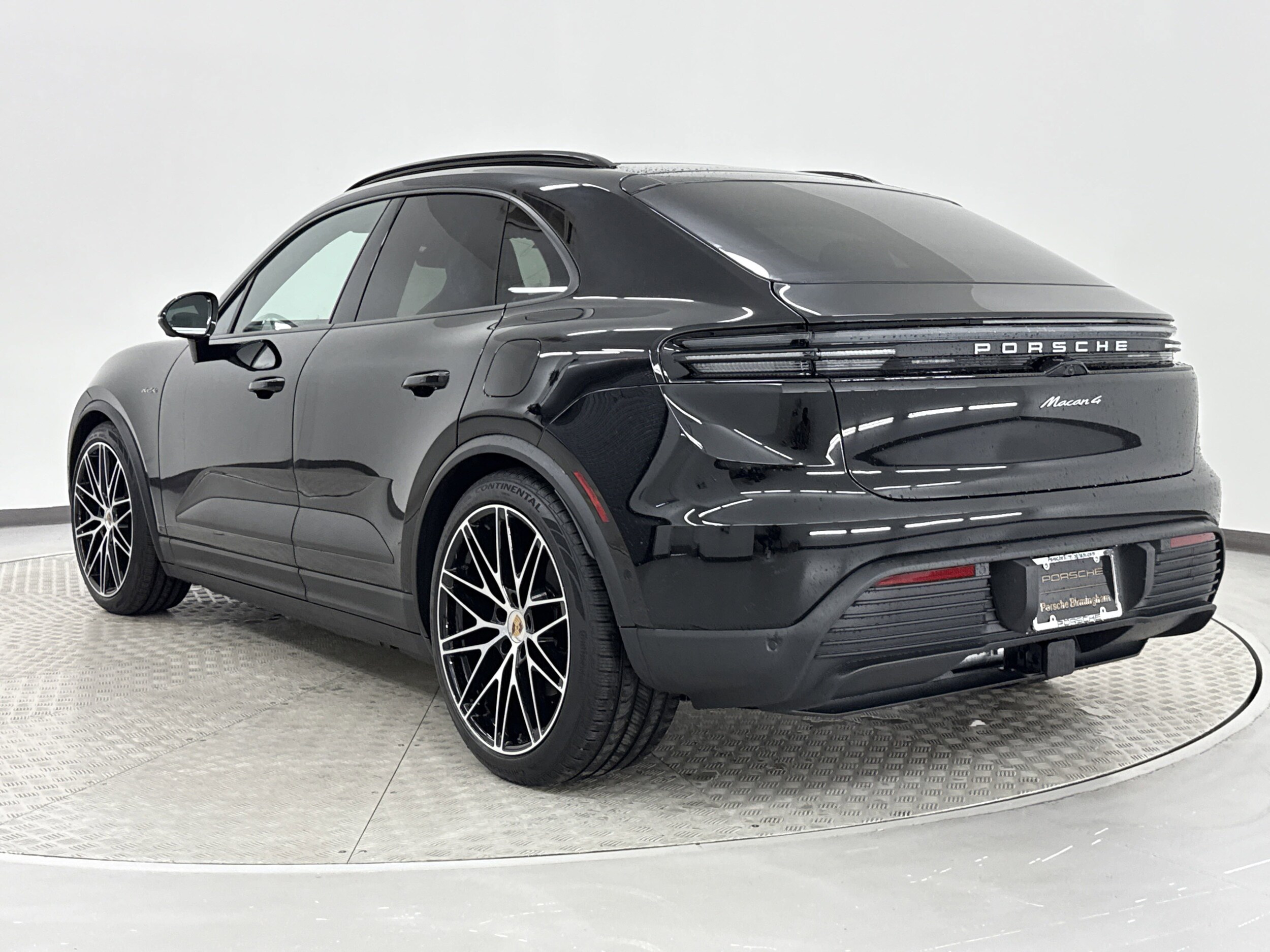 2024 Porsche Macan Electric 4 photo 3