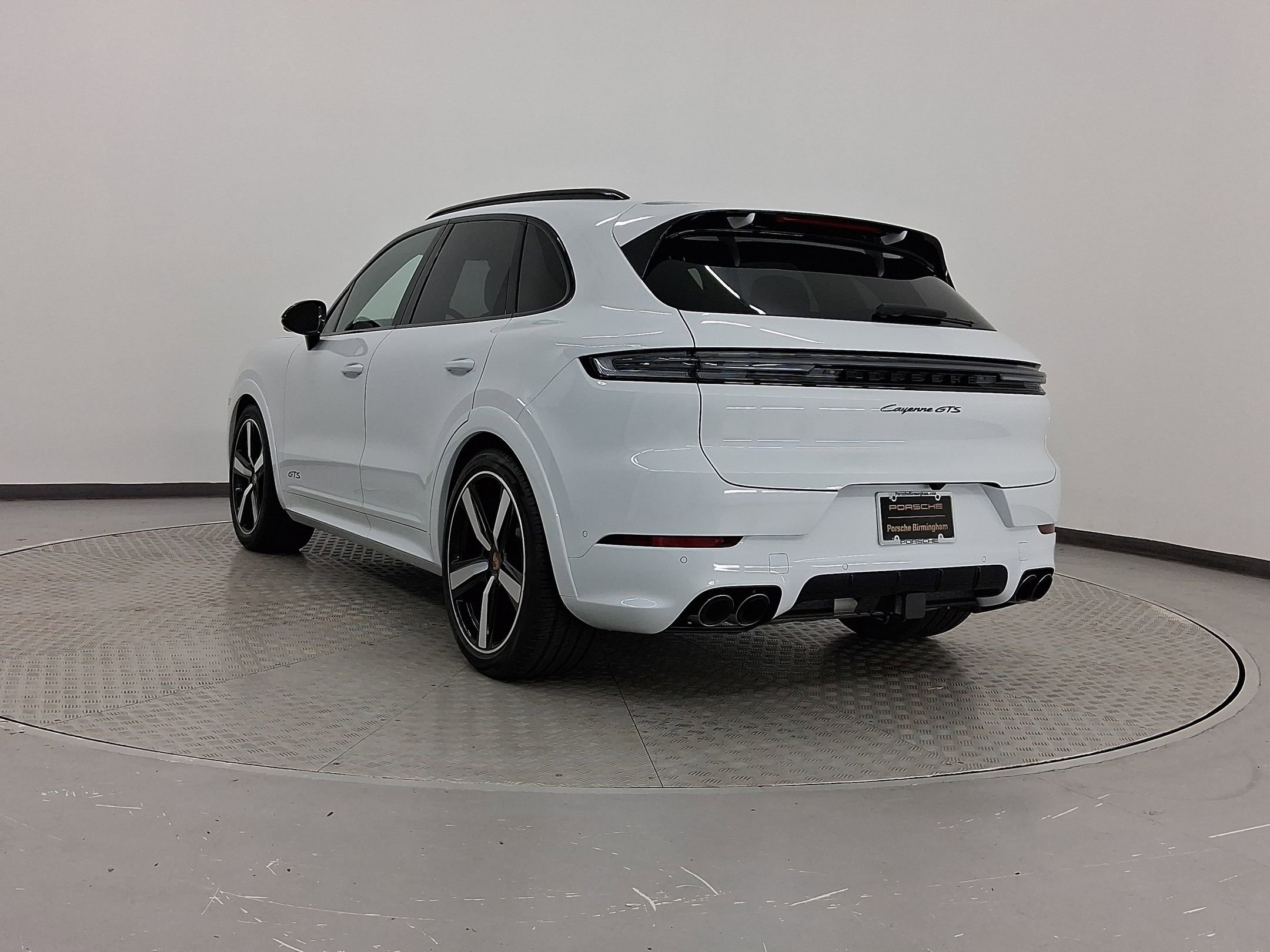2025 Porsche Cayenne GTS photo 3