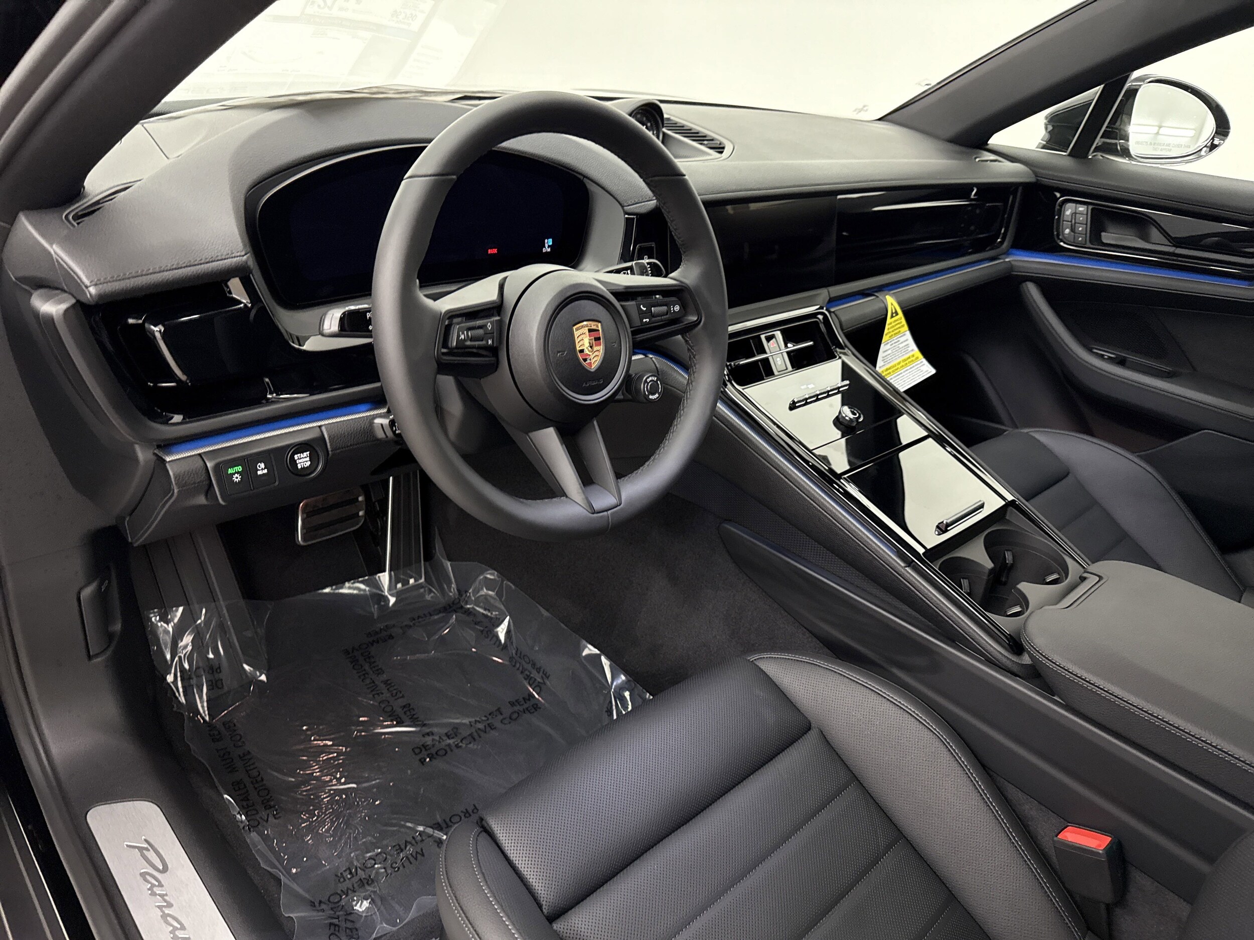 2025 Porsche Panamera 4 photo 4