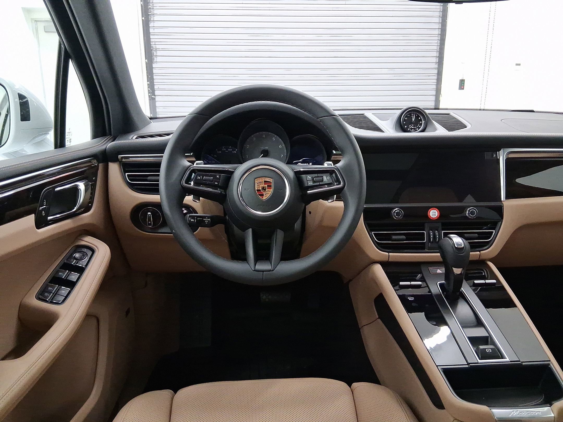 2026 Porsche Macan S photo 4