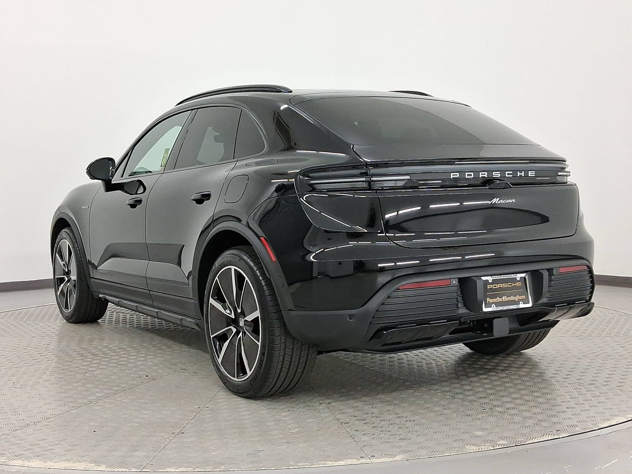 Macan SUV