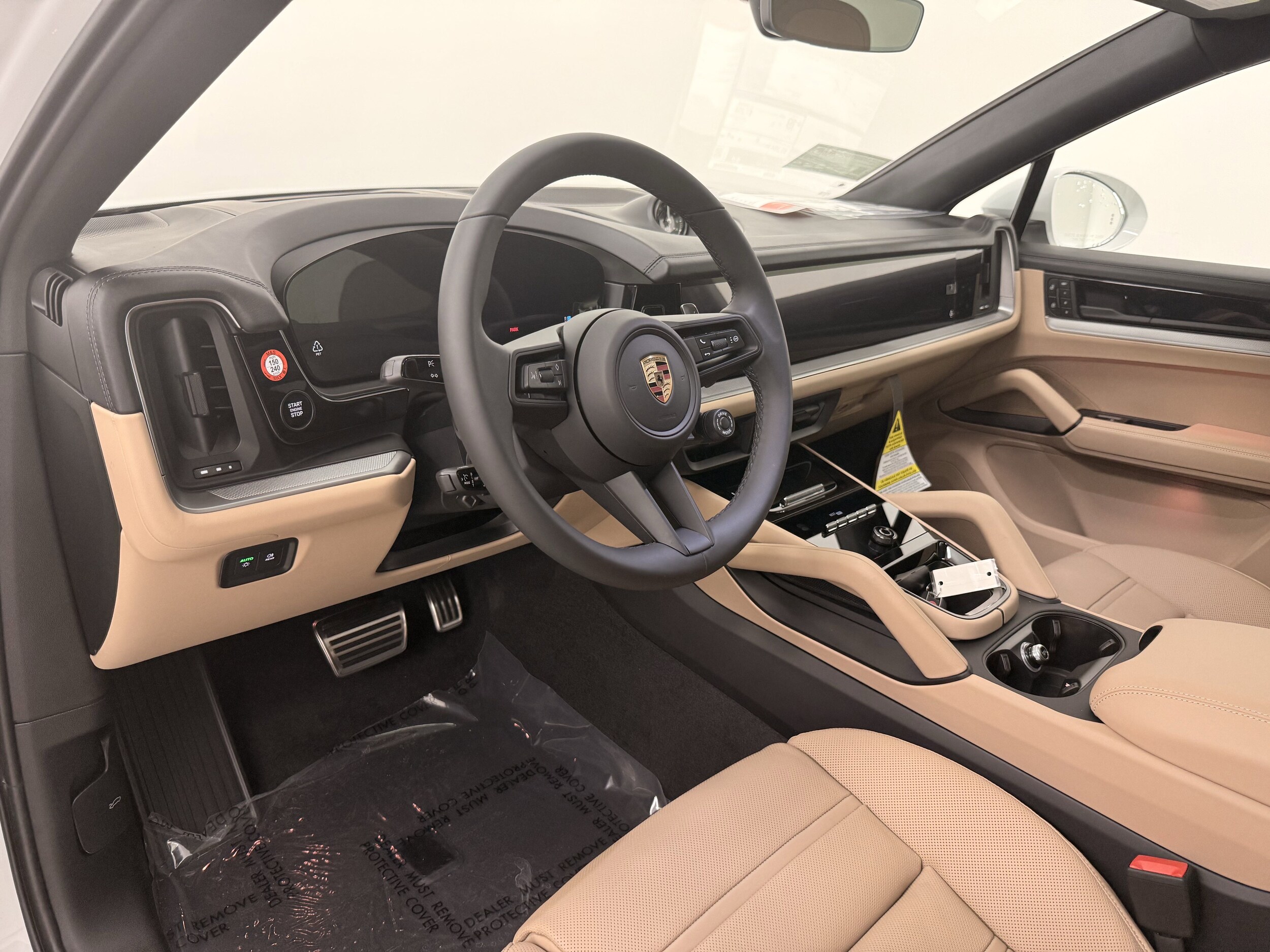 2025 Porsche Cayenne Coupe photo 4