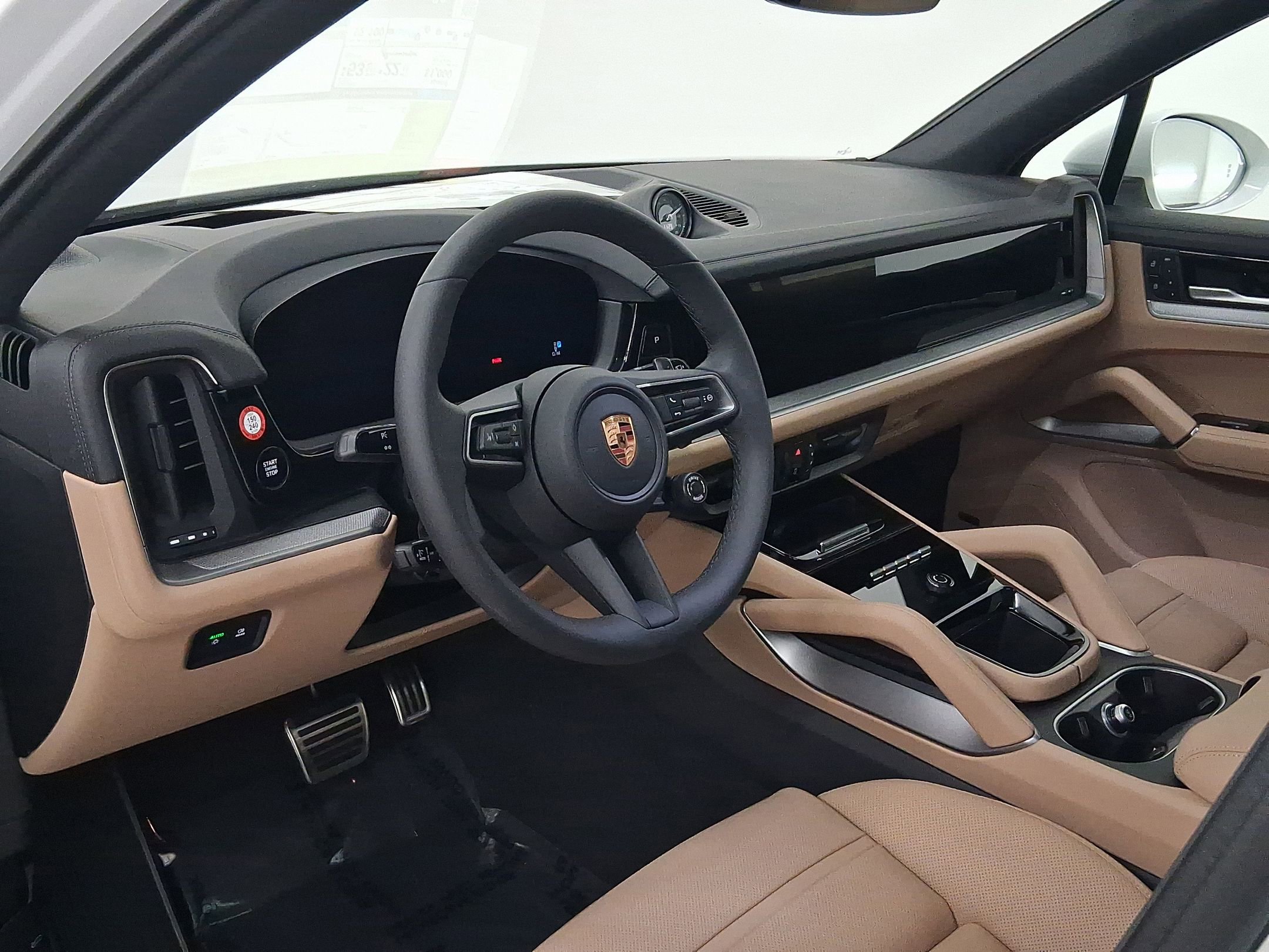 2025 Porsche Cayenne E-Hybrid photo 4