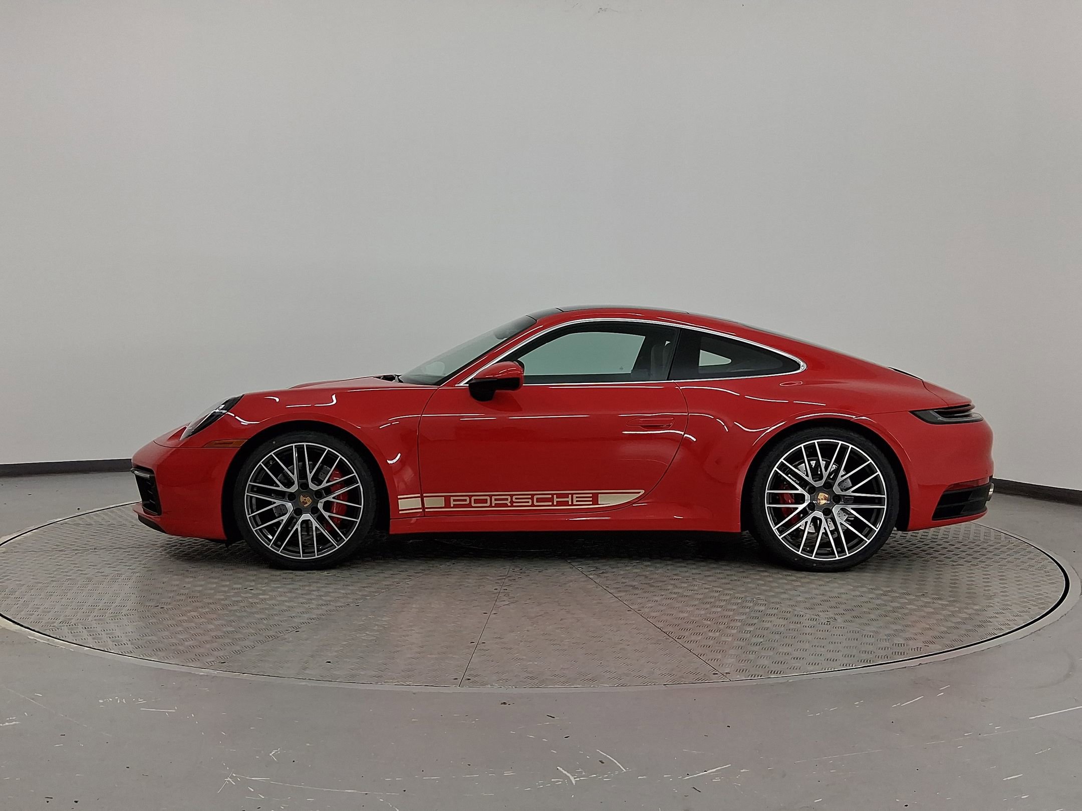 2024 Porsche 911 S photo 2