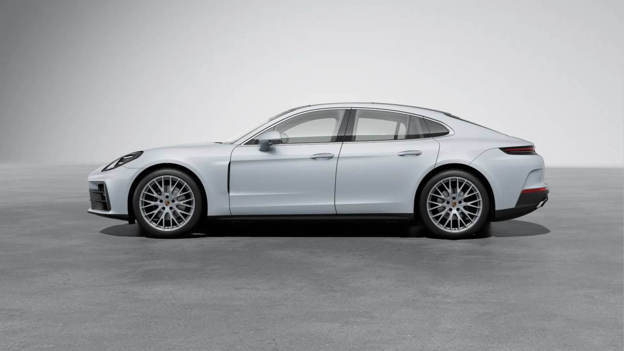 2026 Porsche Panamera 4 photo 2