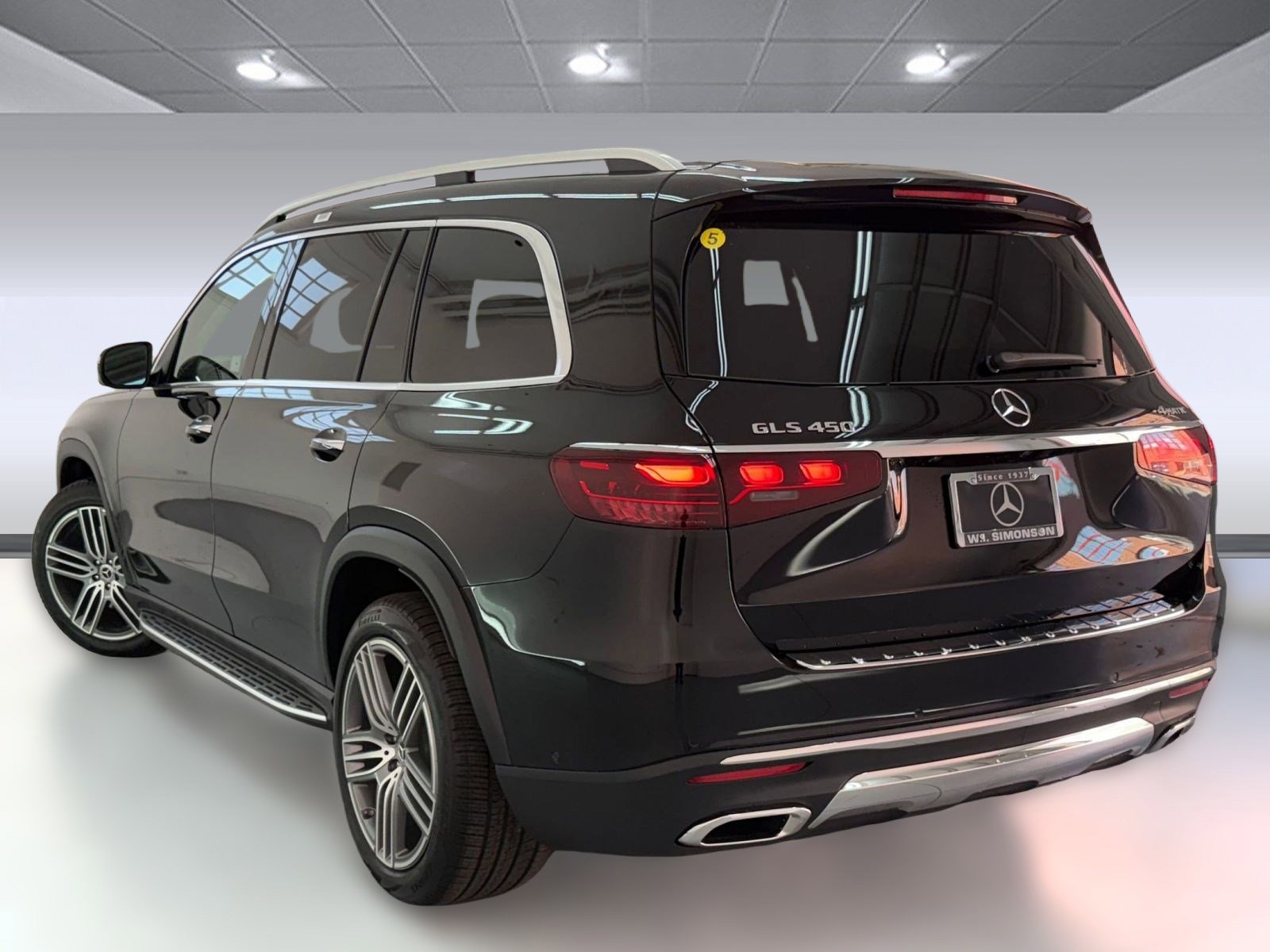 2026 Mercedes Benz GLS 450 4MATIC photo 2