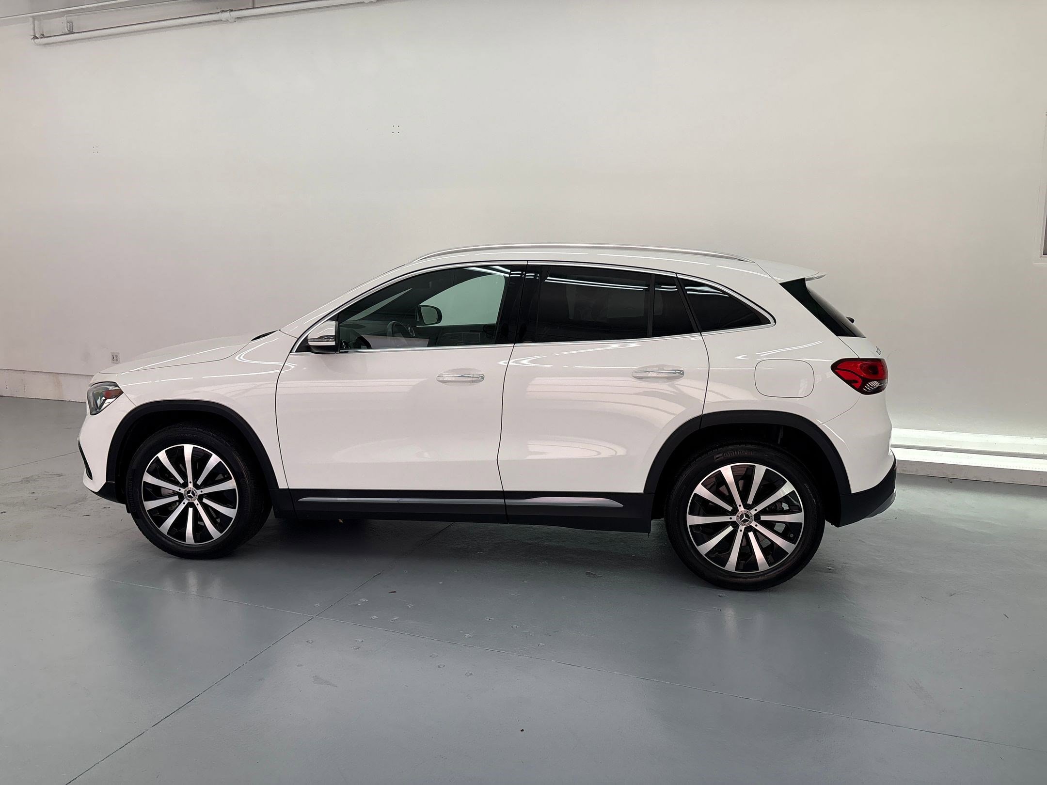 2023 Mercedes Benz GLA 250 photo 2