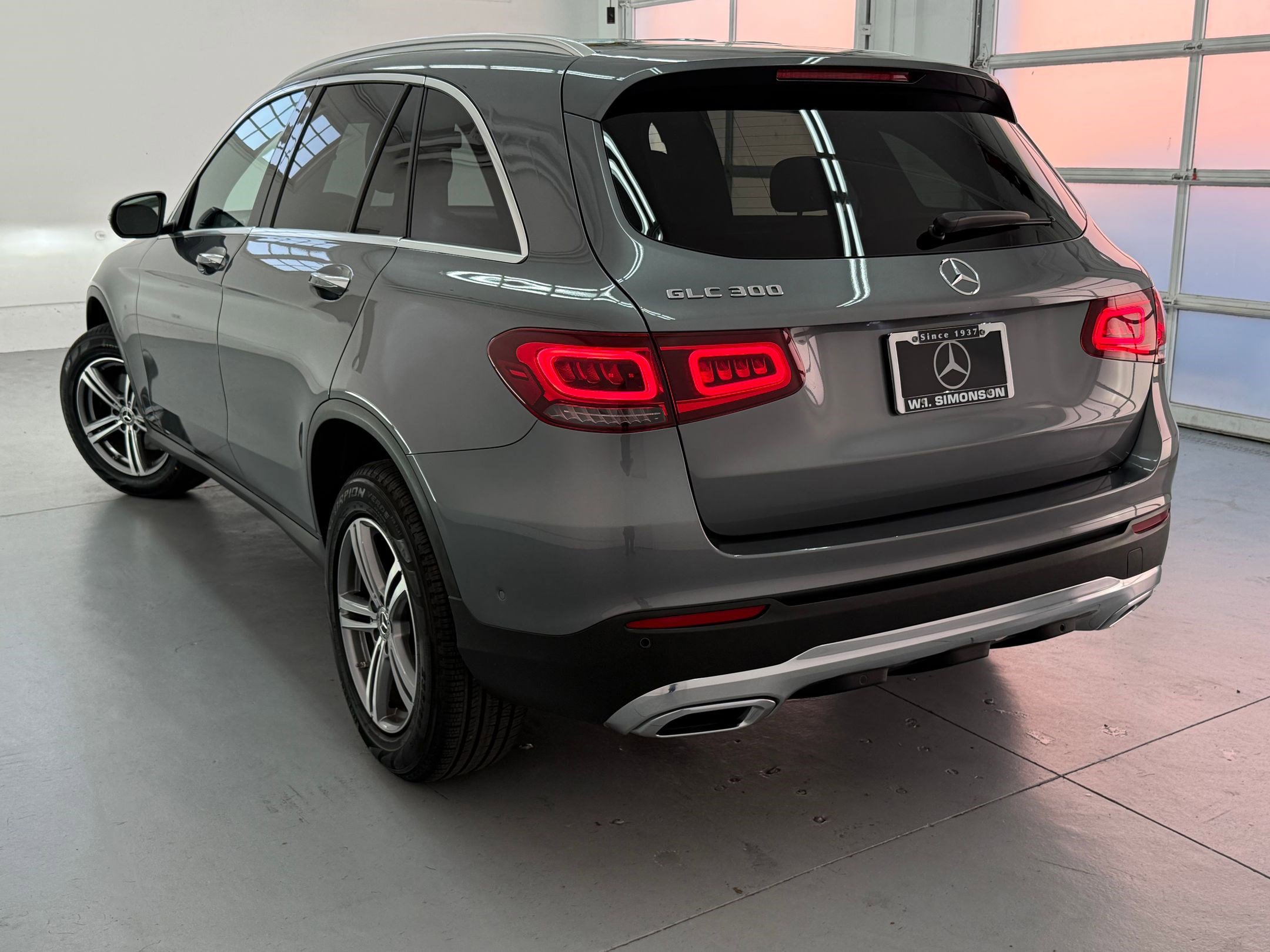 2022 Mercedes Benz GLC 300 photo 3