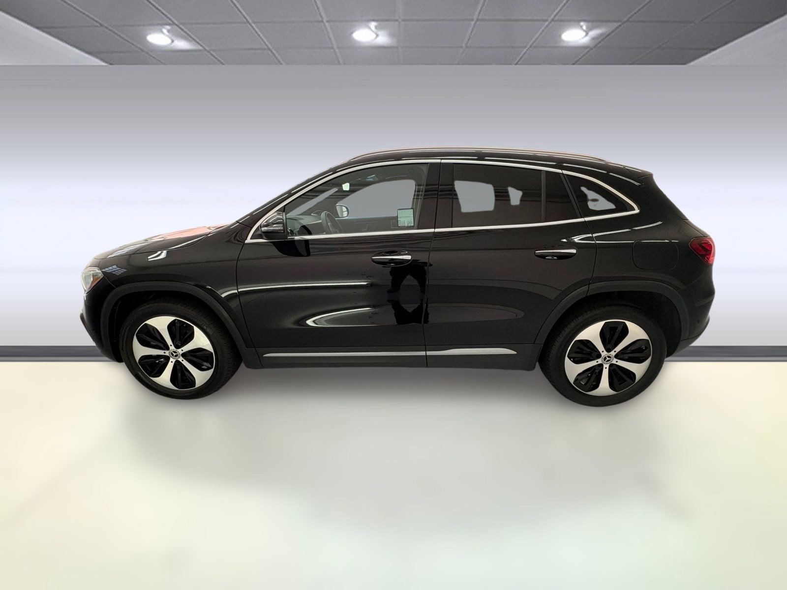 2025 Mercedes Benz GLA 250 photo 2