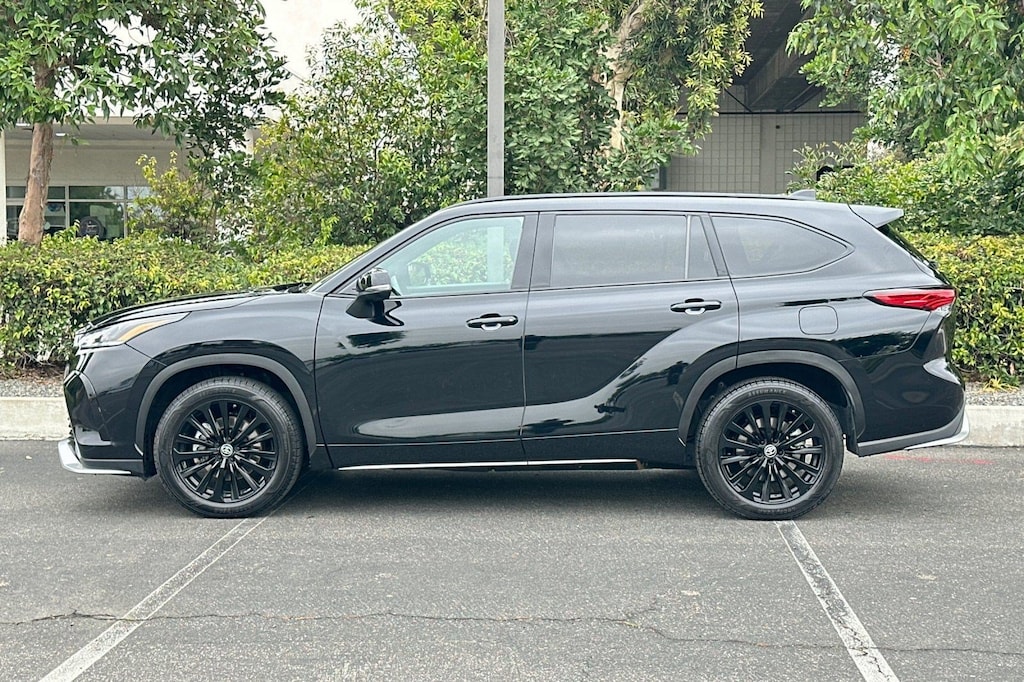 Used 2023 Toyota Highlander XSE SUV