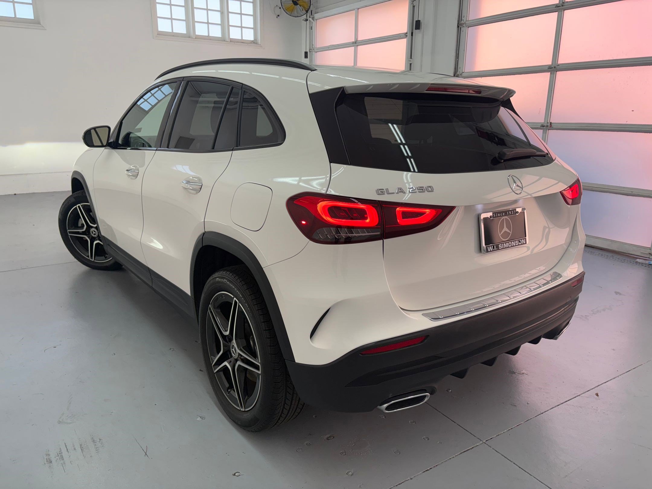 2023 Mercedes Benz GLA 250 photo 3
