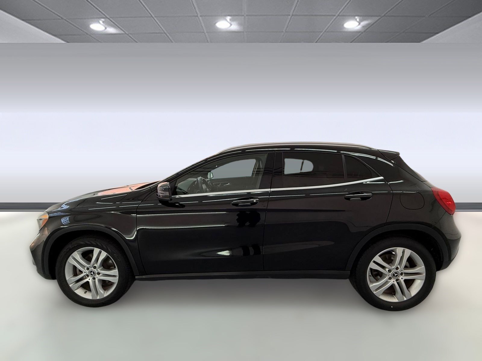 2020 Mercedes Benz GLA 250 photo 2