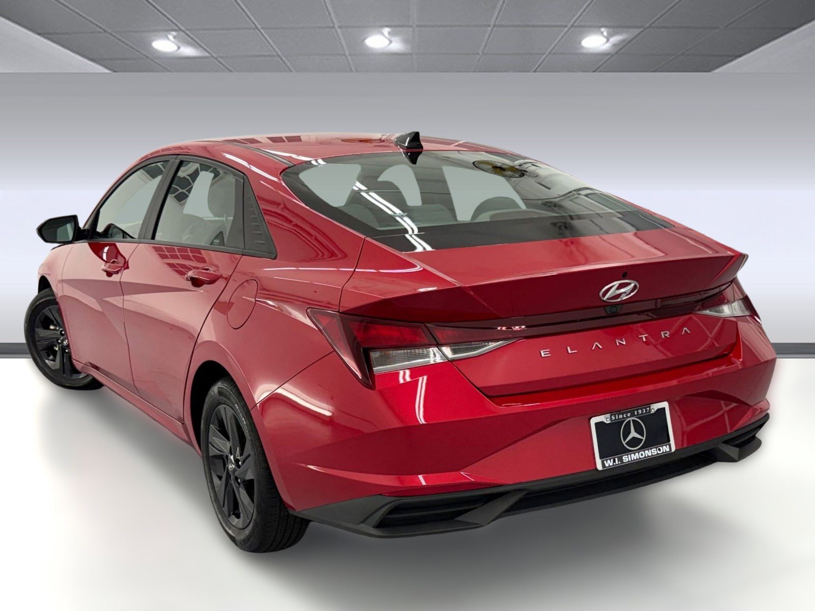 2023 Hyundai Elantra SEL photo 3