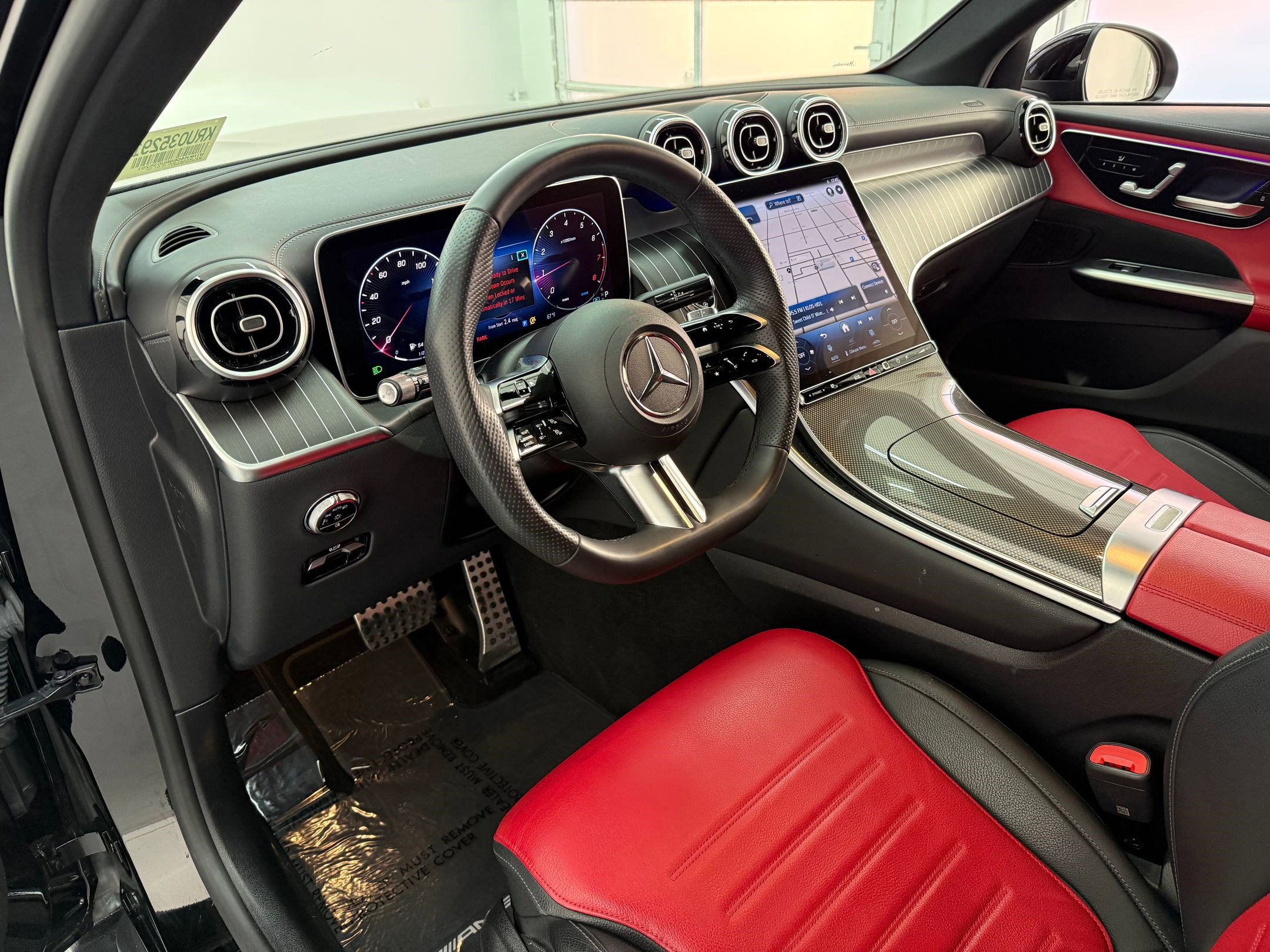 2024 Mercedes Benz GLC 300 photo 3