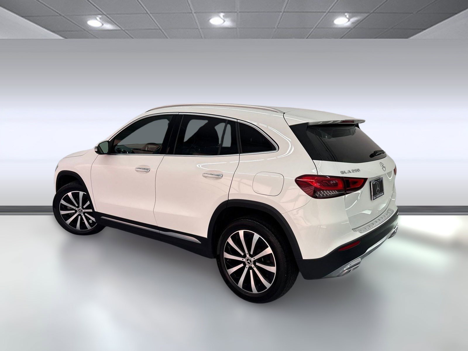 2023 Mercedes Benz GLA 250 photo 2