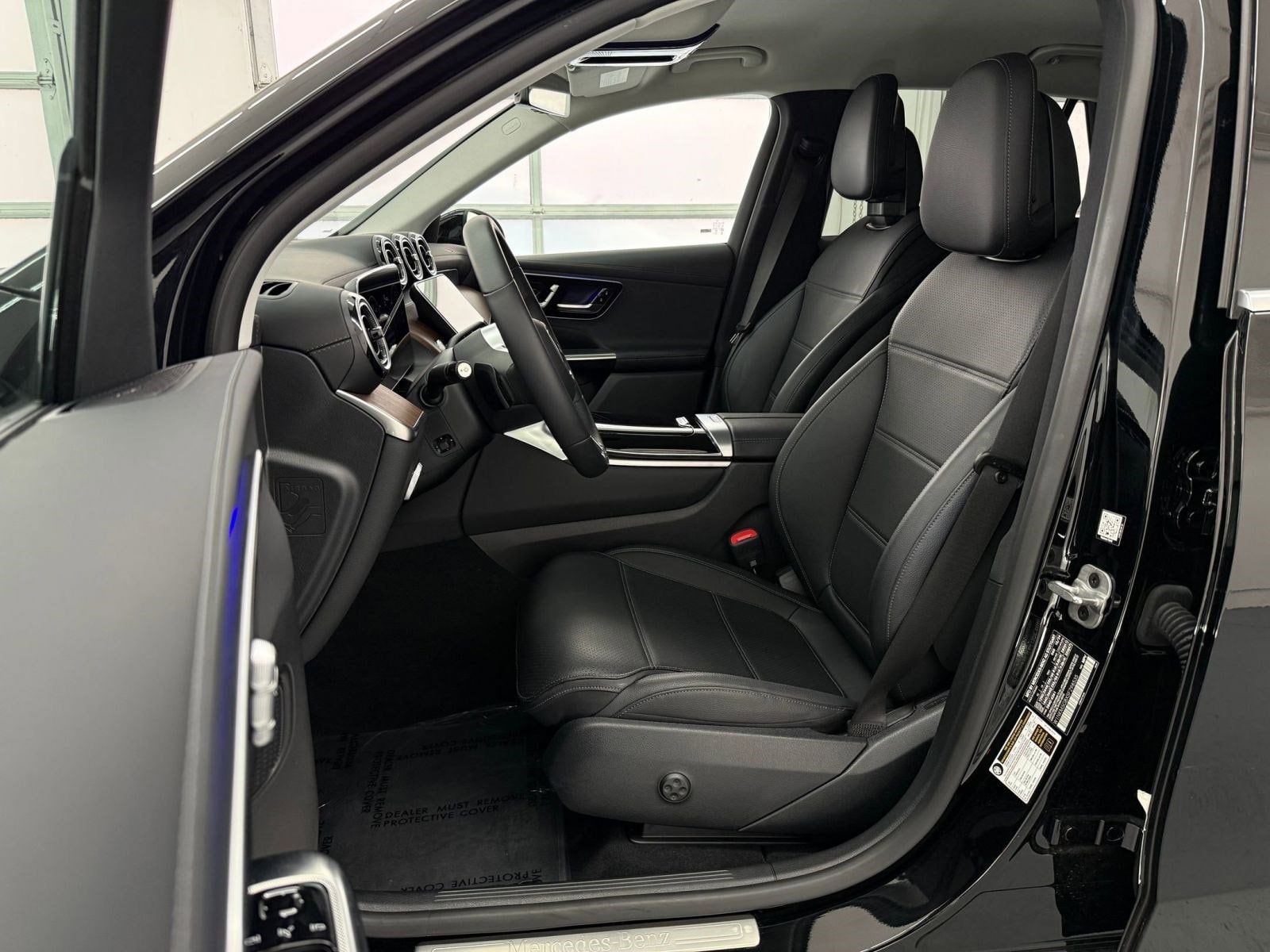 2025 Mercedes-Benz GLC 350e GLC 350e photo 4