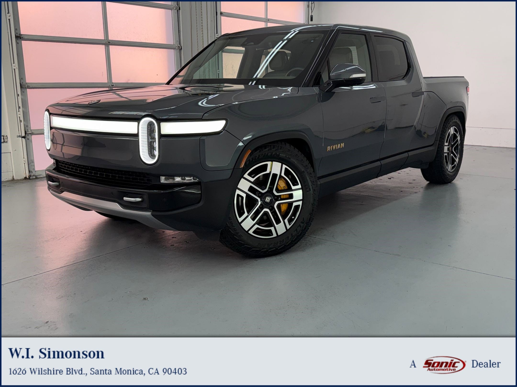 2023 Rivian R1T's photo