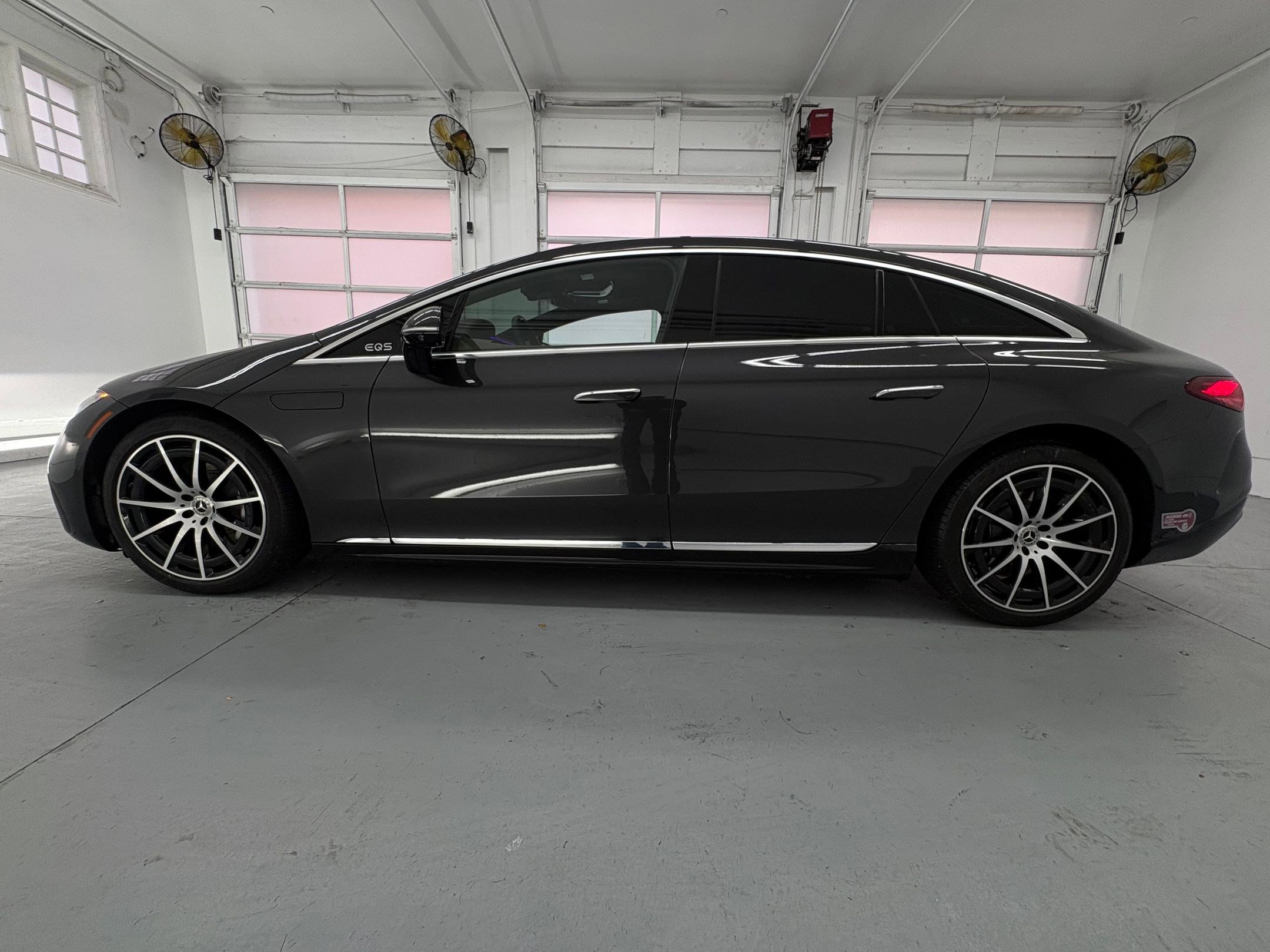 2023 Mercedes Benz EQS Sedan 580 4MATIC photo 2