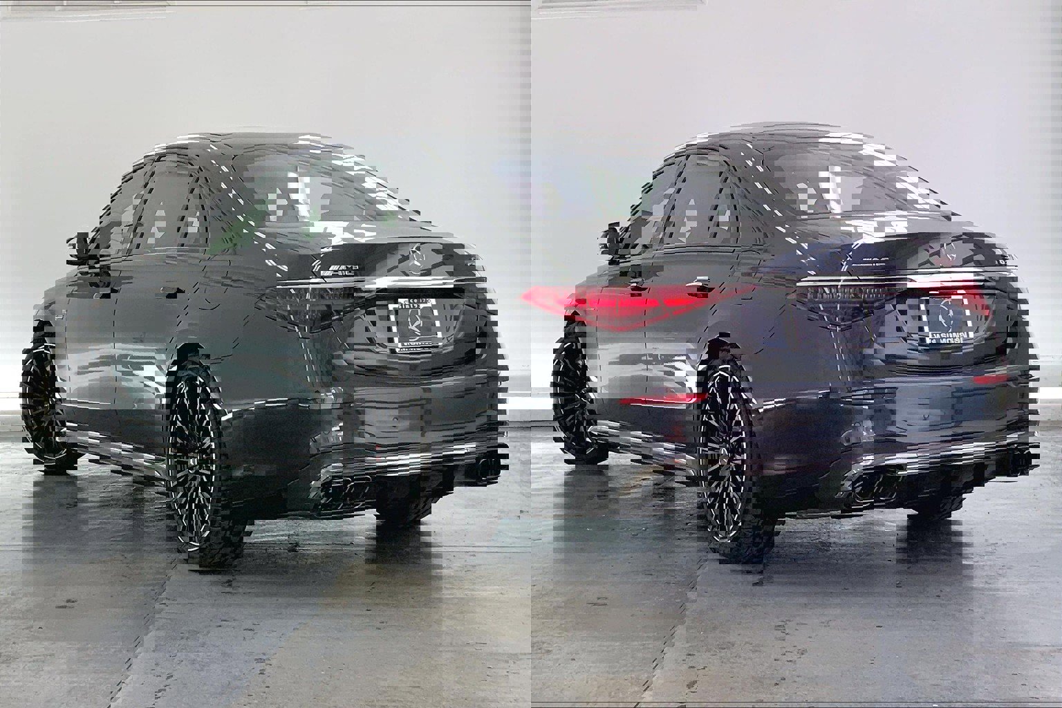 2025 Mercedes Benz S AMG 63 photo 2