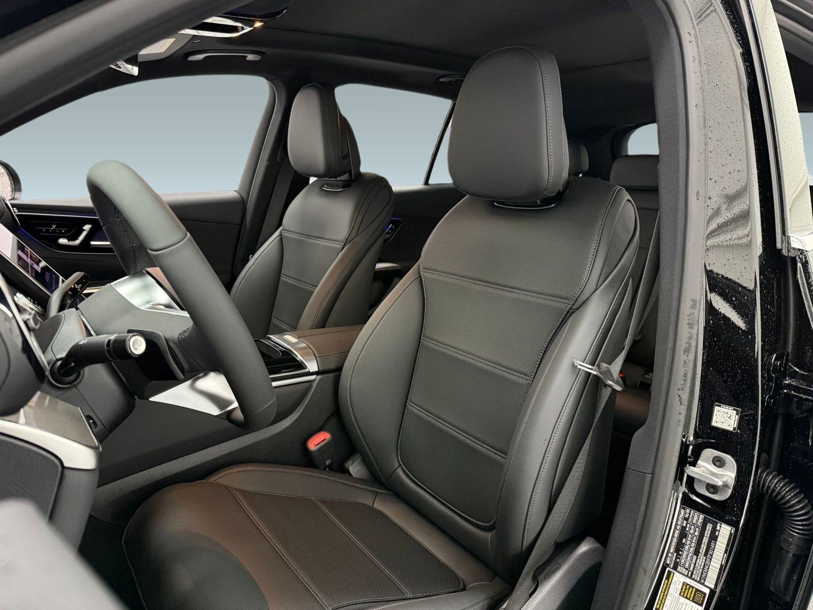 2026 Mercedes Benz GLC 300 photo 4