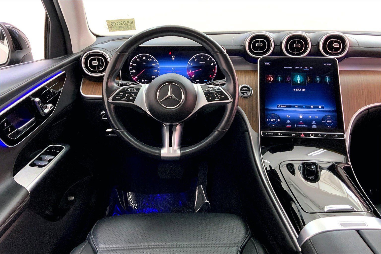2023 Mercedes Benz GLC 300 photo 3
