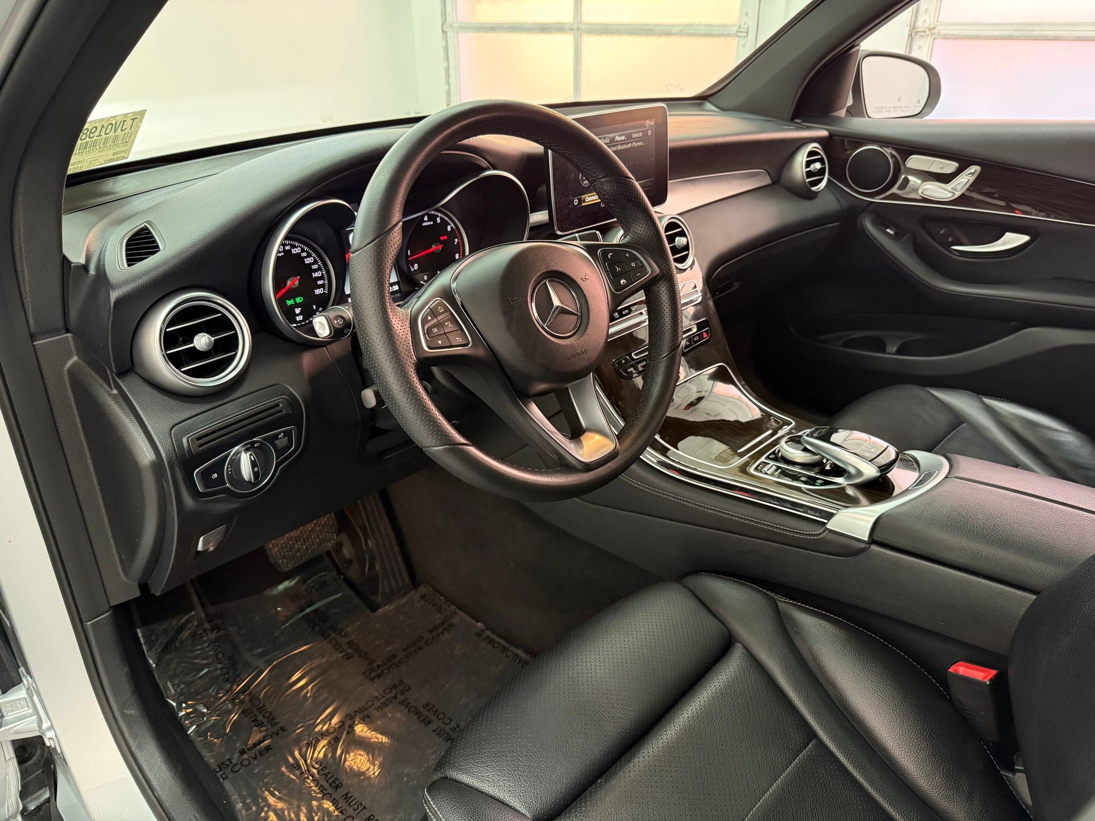 2018 Mercedes Benz GLC 300 photo 4