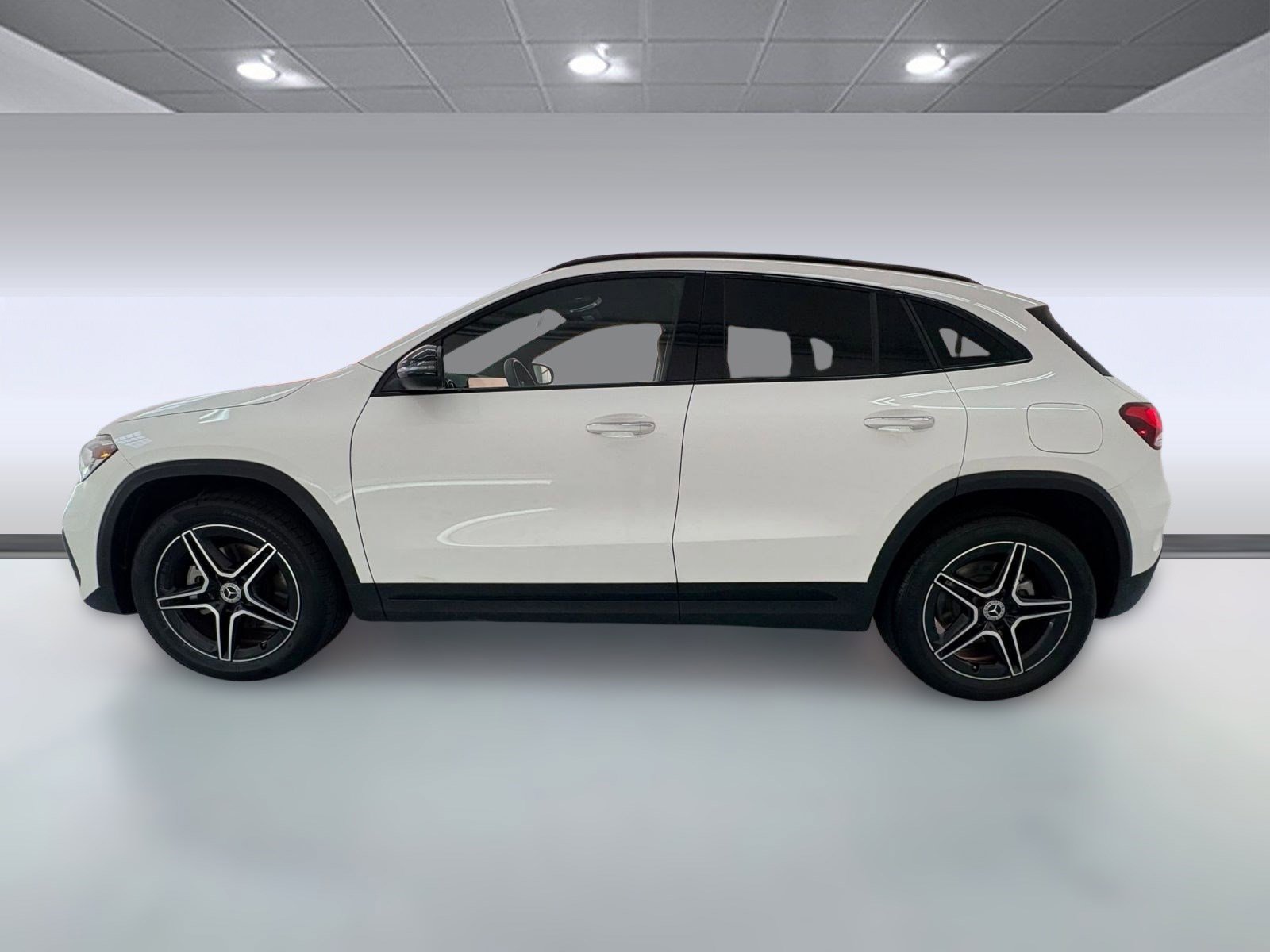 2023 Mercedes Benz GLA 250 photo 2