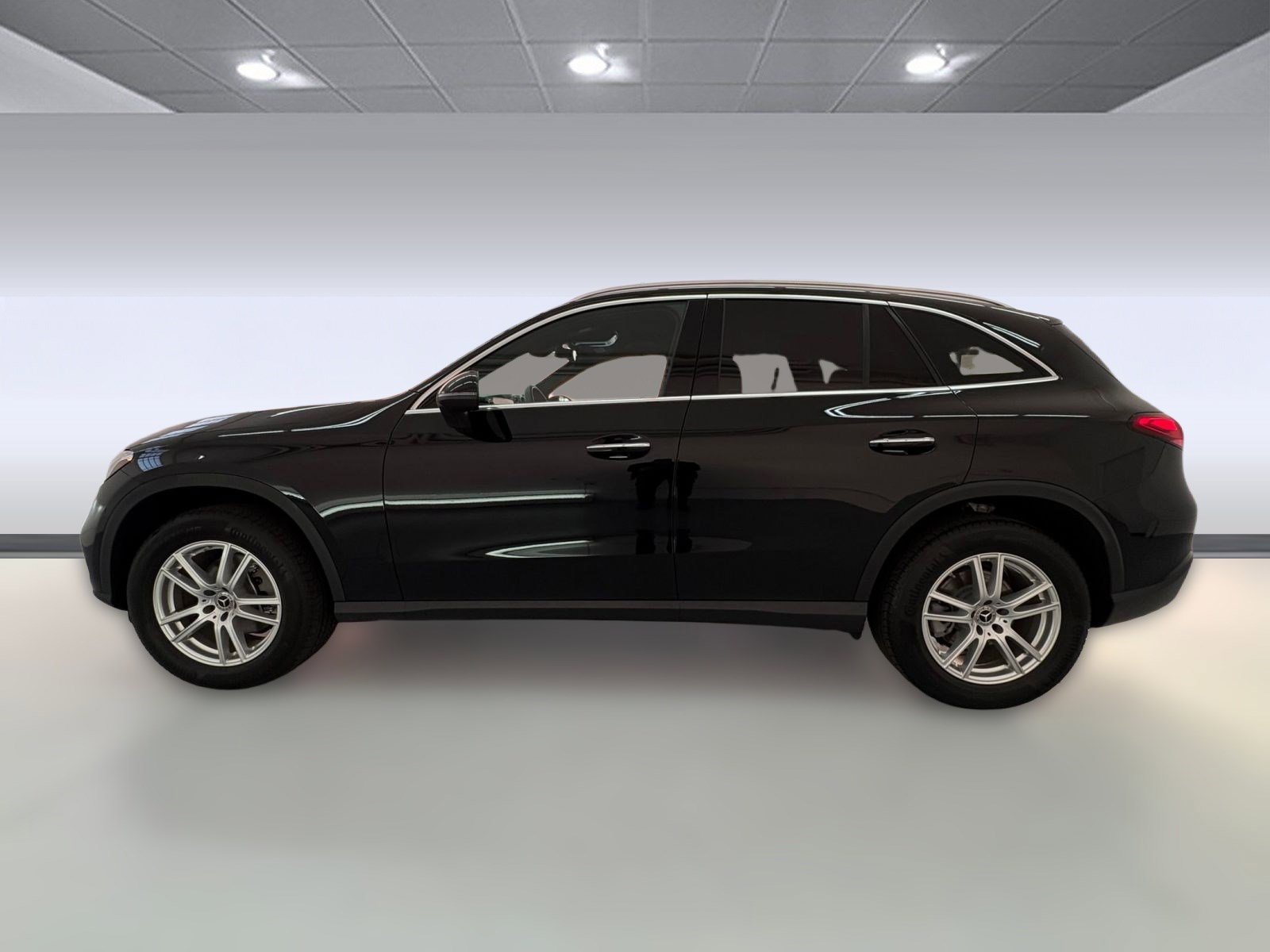2024 Mercedes Benz GLC 300 photo 2