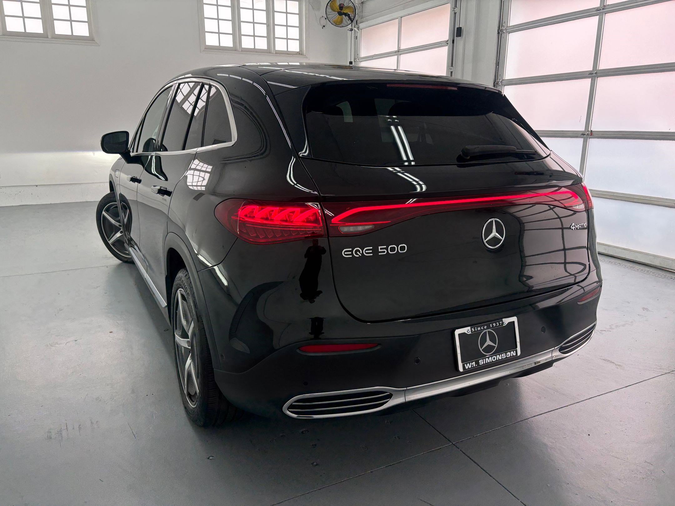 2023 Mercedes Benz 500 4MATIC photo 3