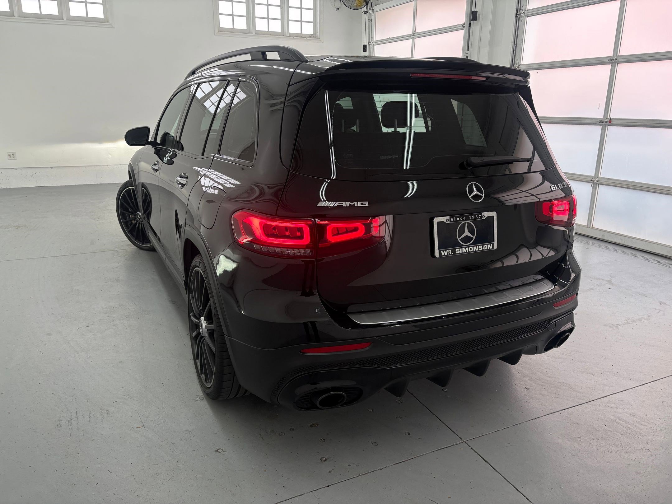 2022 Mercedes Benz GLB AMG 35 photo 2