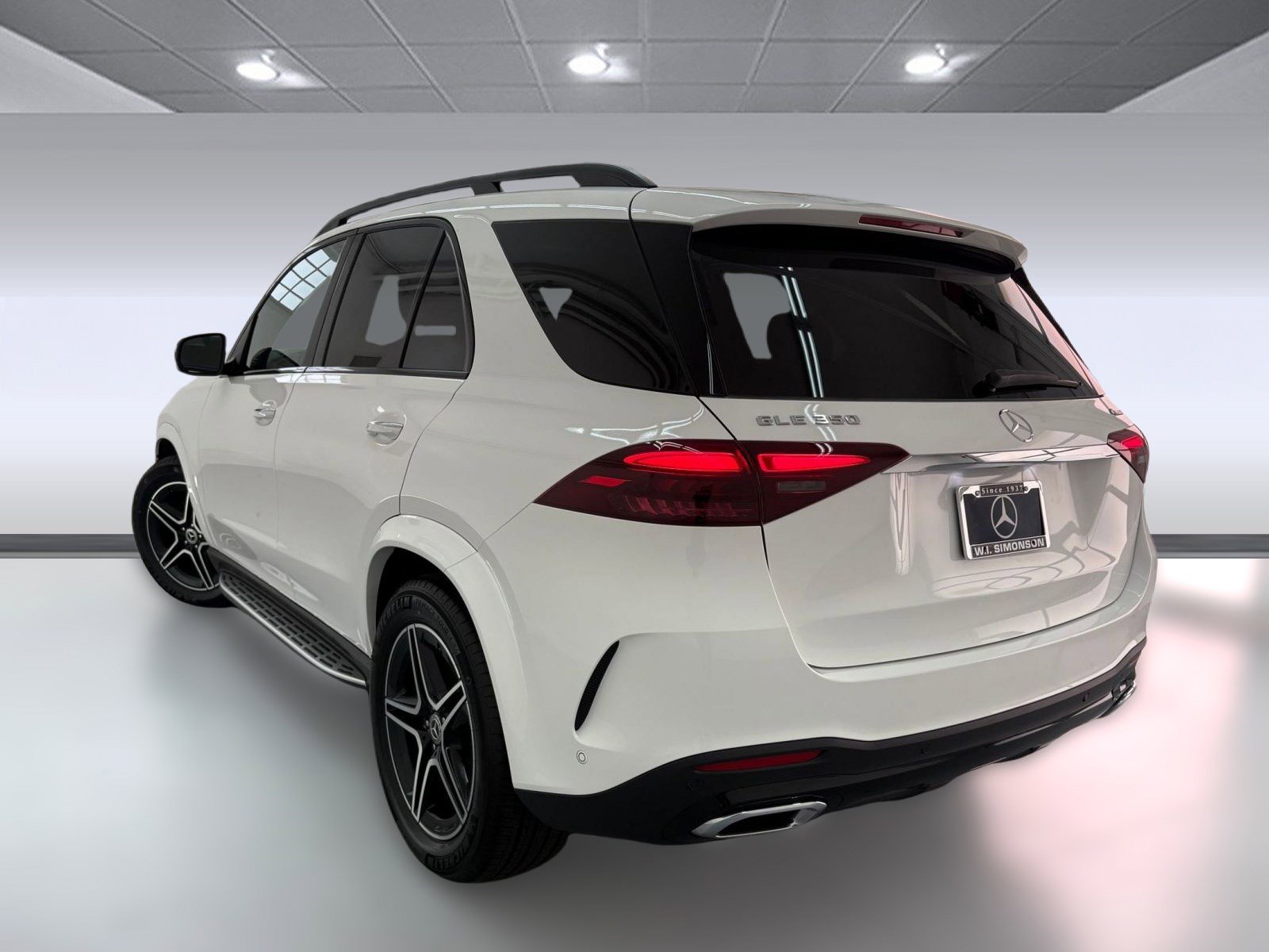 2025 Mercedes Benz GLE 350 4MATIC photo 3