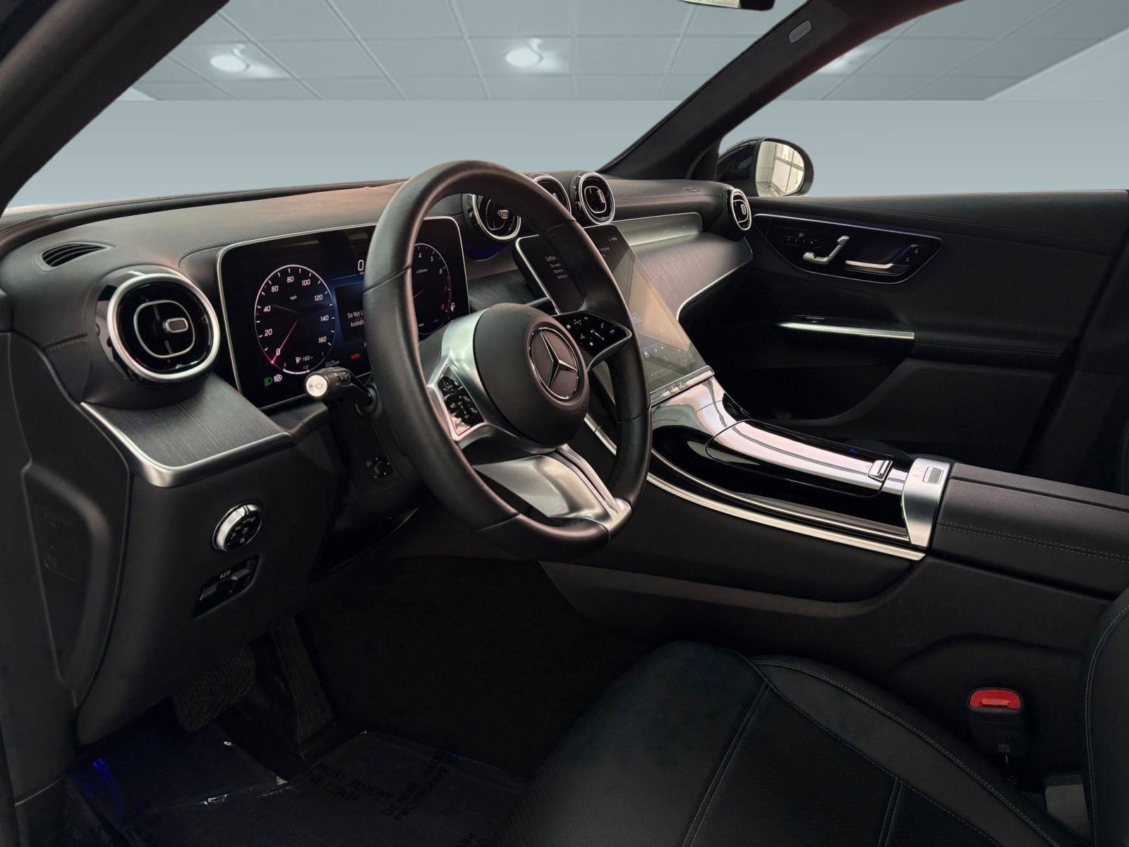 2024 Mercedes Benz GLC 300 photo 4