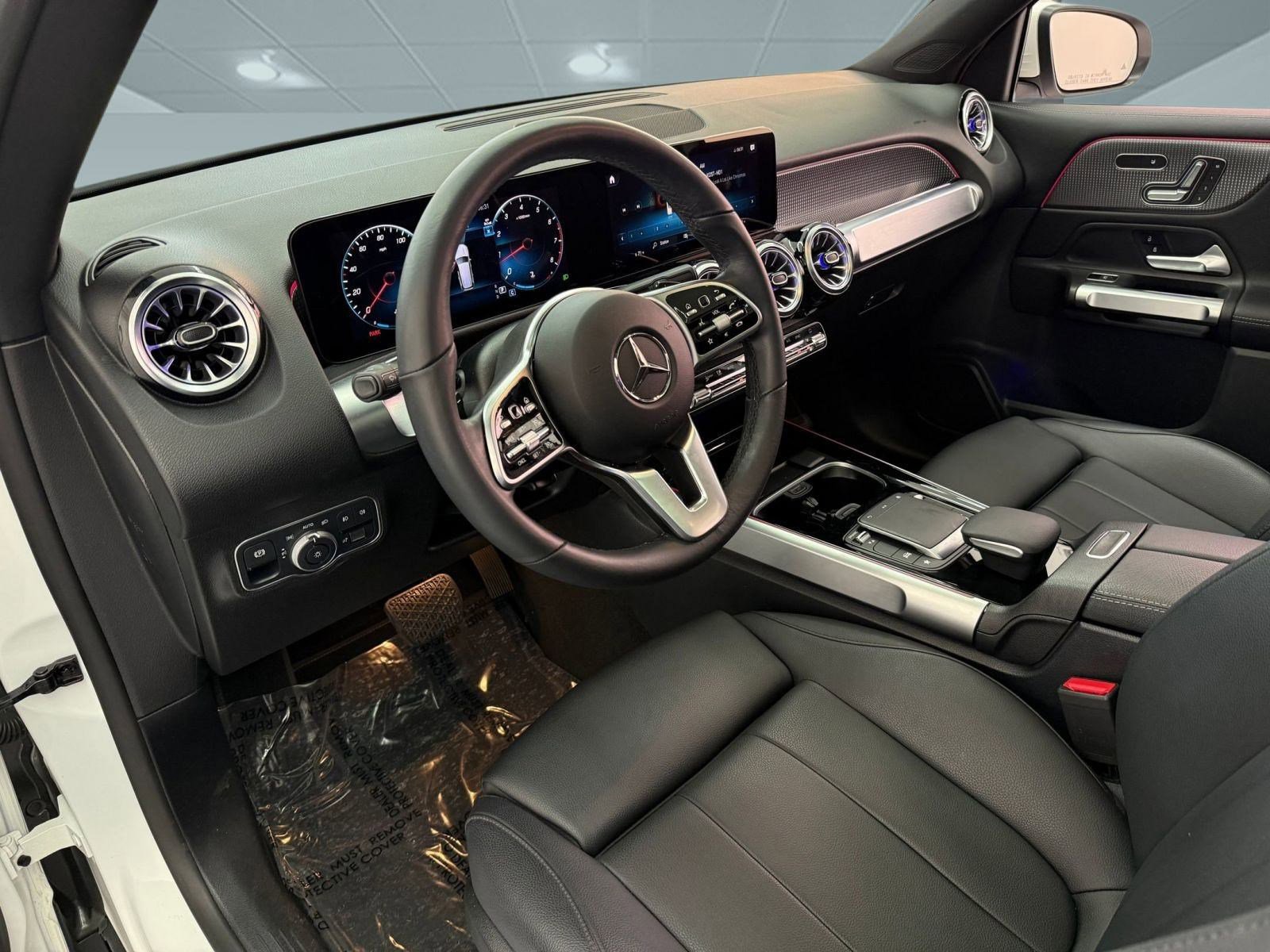 2023 Mercedes Benz GLB 250 photo 3