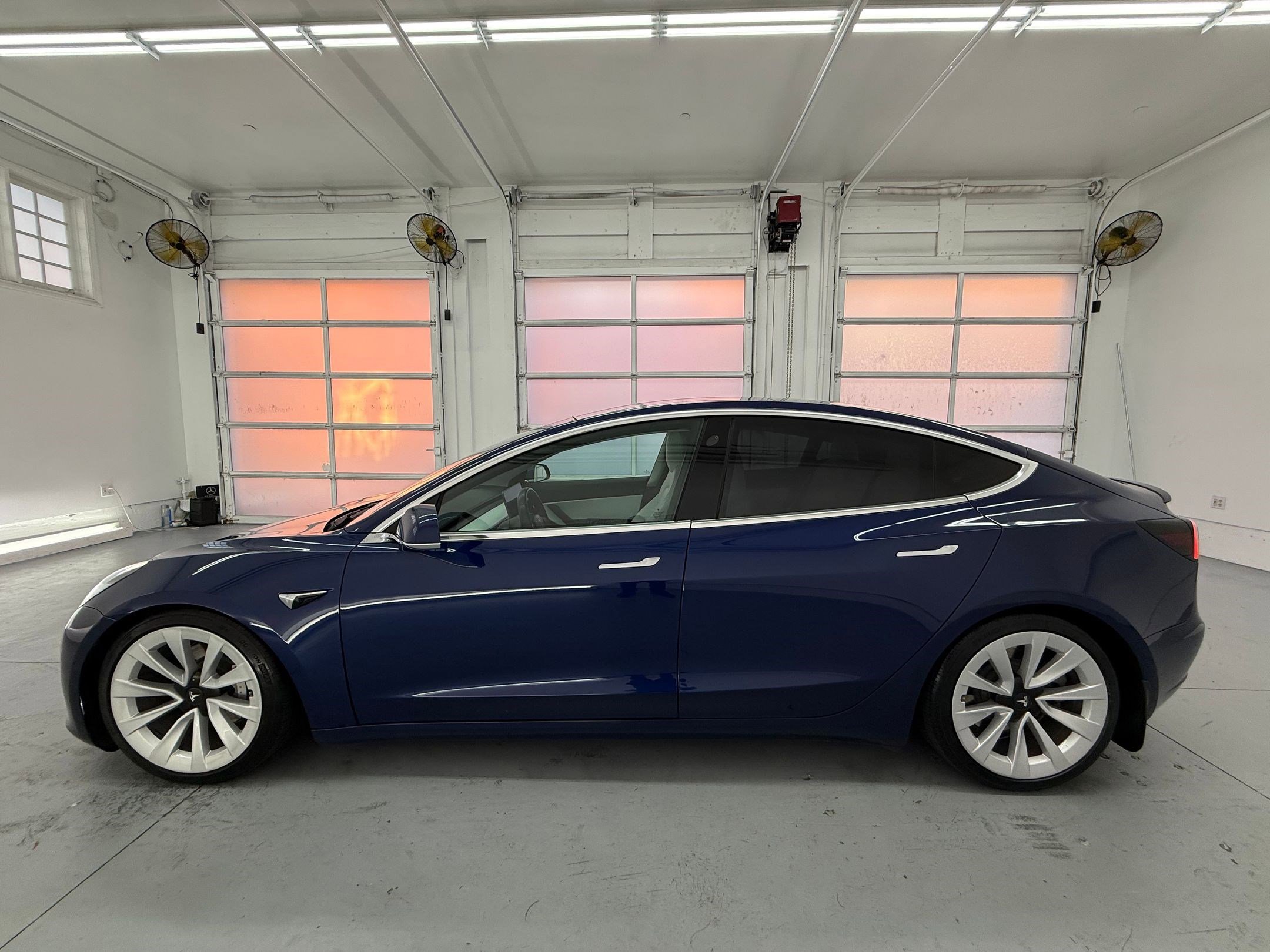 2018 Tesla Model 3 Long Range photo 2