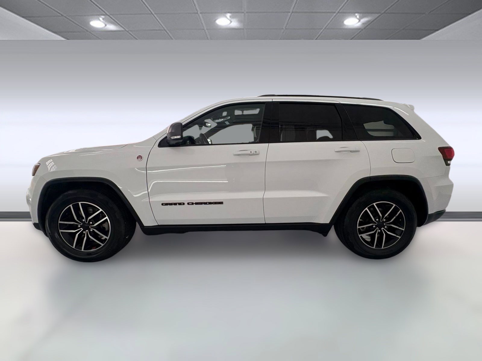 2021 Jeep Grand Cherokee Trailhawk photo 2