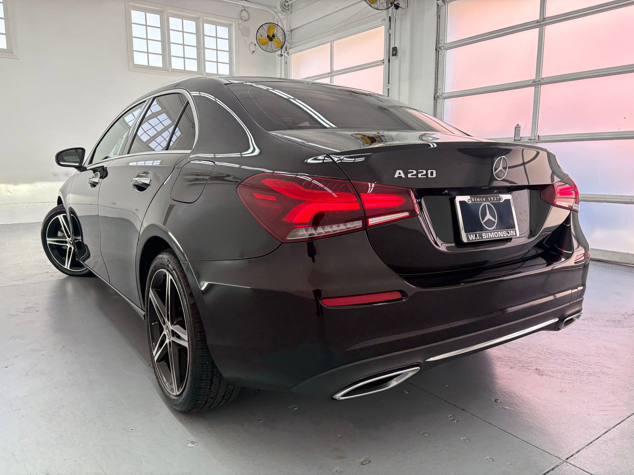 2021 Mercedes Benz A 220 photo 2