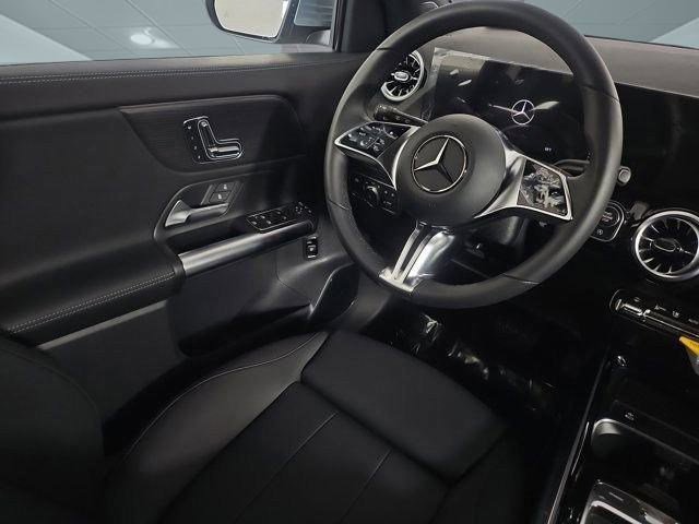 2025 Mercedes Benz GLA 250 photo 3