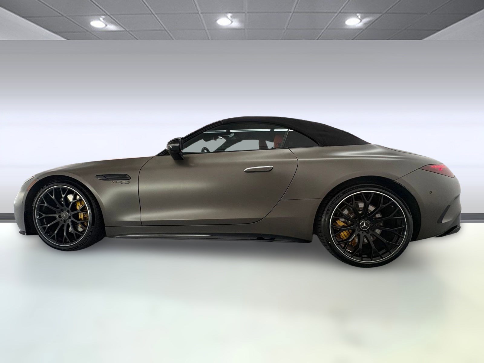 2022 Mercedes Benz SL AMG 63 photo 2