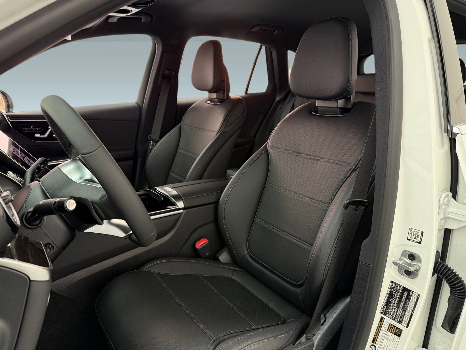 2026 Mercedes Benz GLC 300 photo 4