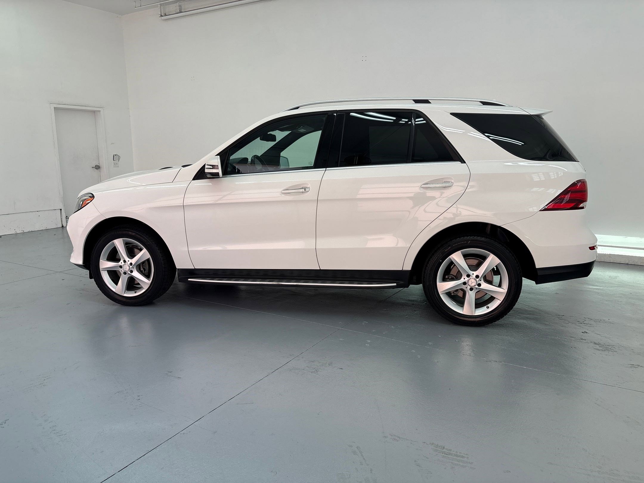 2017 Mercedes Benz GLE 350 photo 2