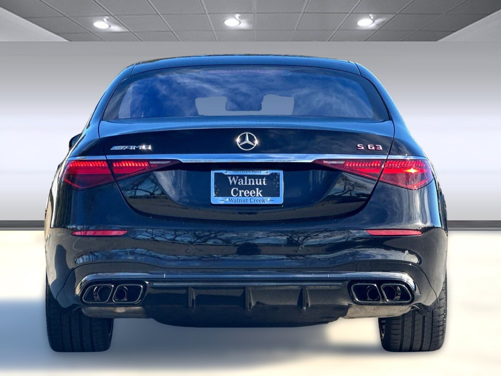 2025 Mercedes Benz S AMG 63 photo 4