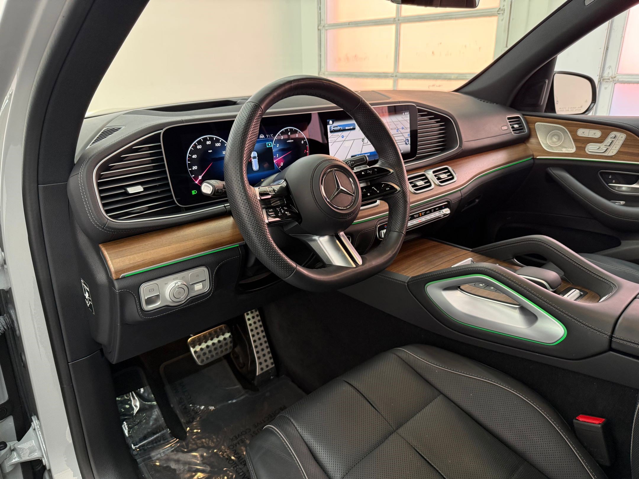 2024 Mercedes Benz GLS 580 photo 3