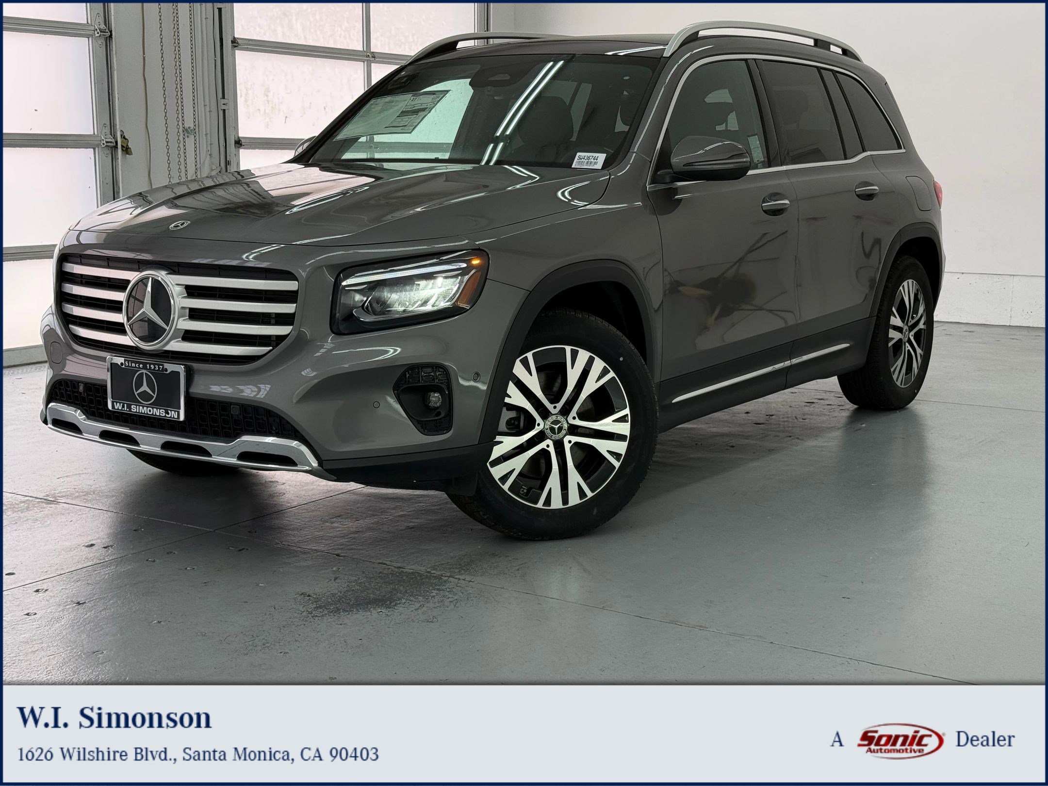 2025 Mercedes-Benz GLB GLB 250 4MATIC's photo