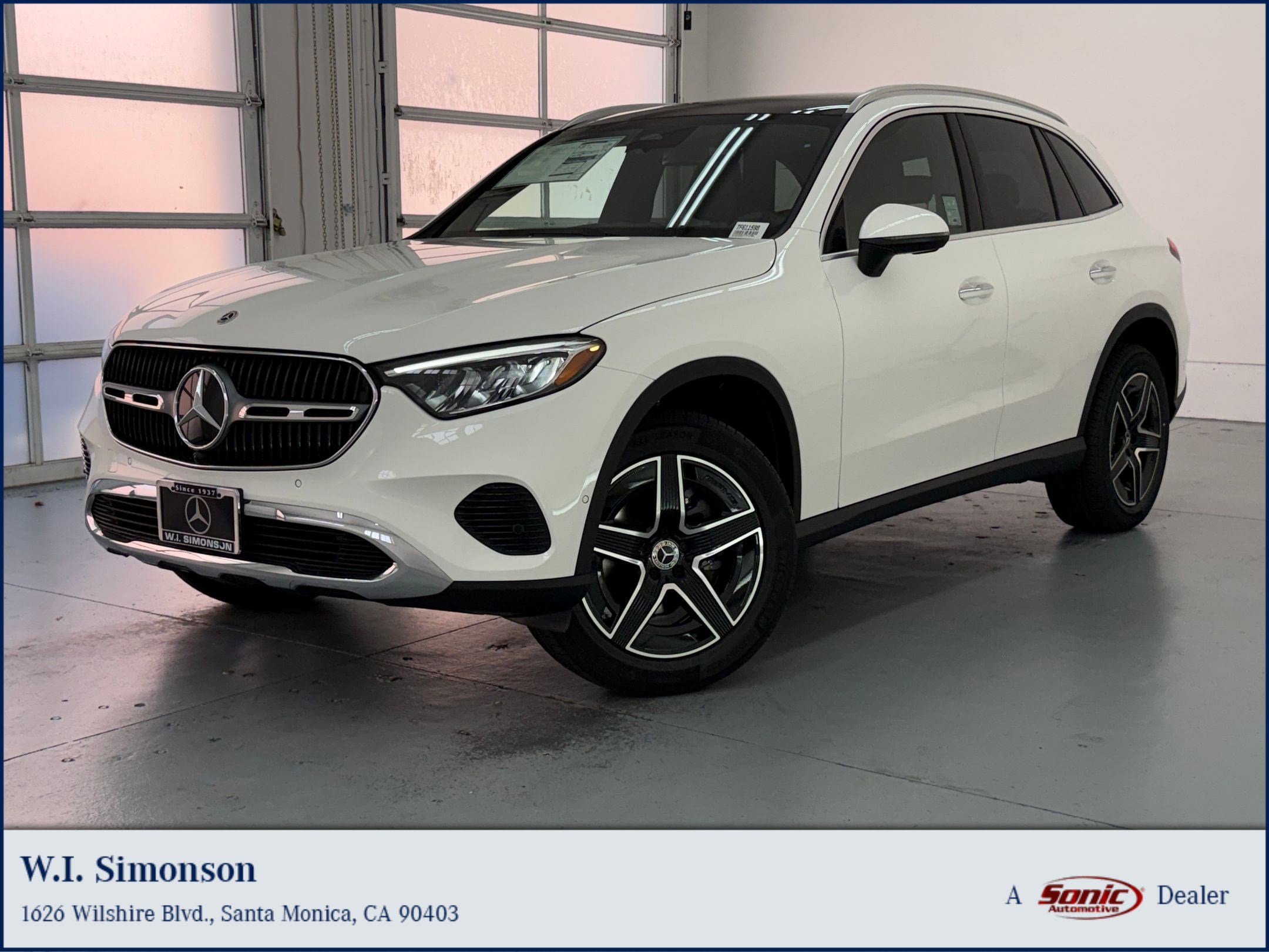 2026 Mercedes-Benz GLC GLC 300's photo
