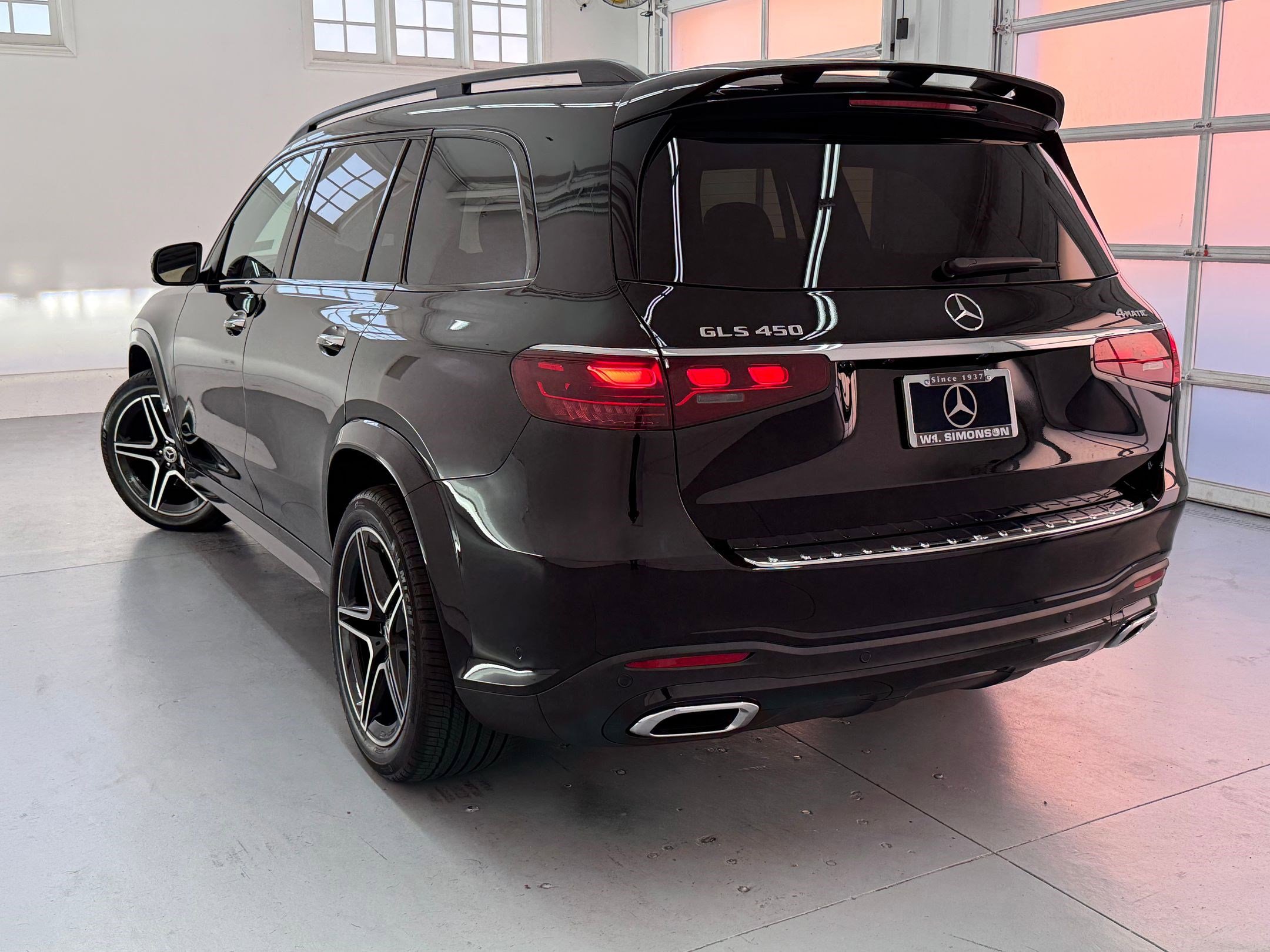 2024 Mercedes Benz GLS 450 photo 2