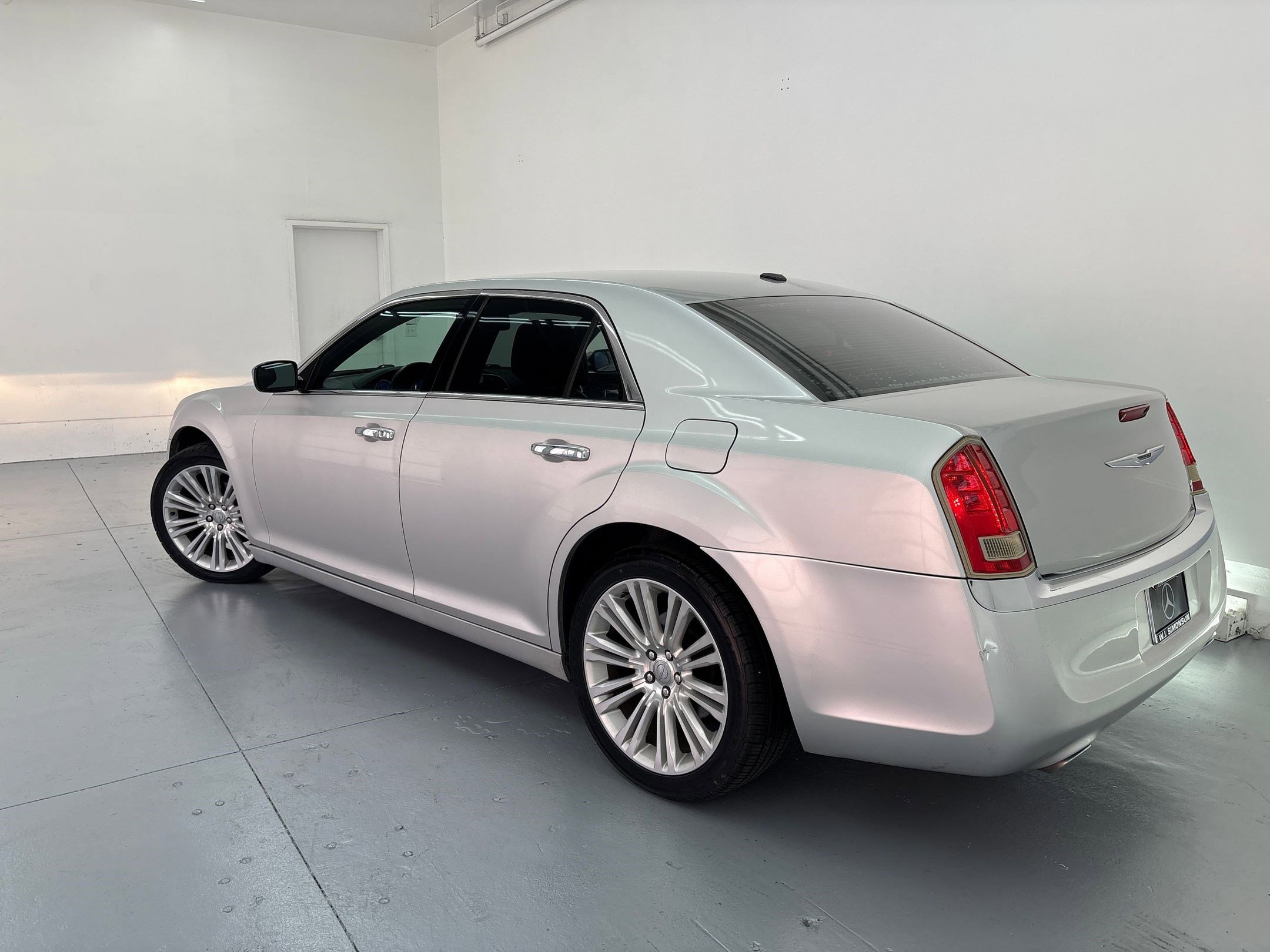 2011 Chrysler 300 Limited photo 3