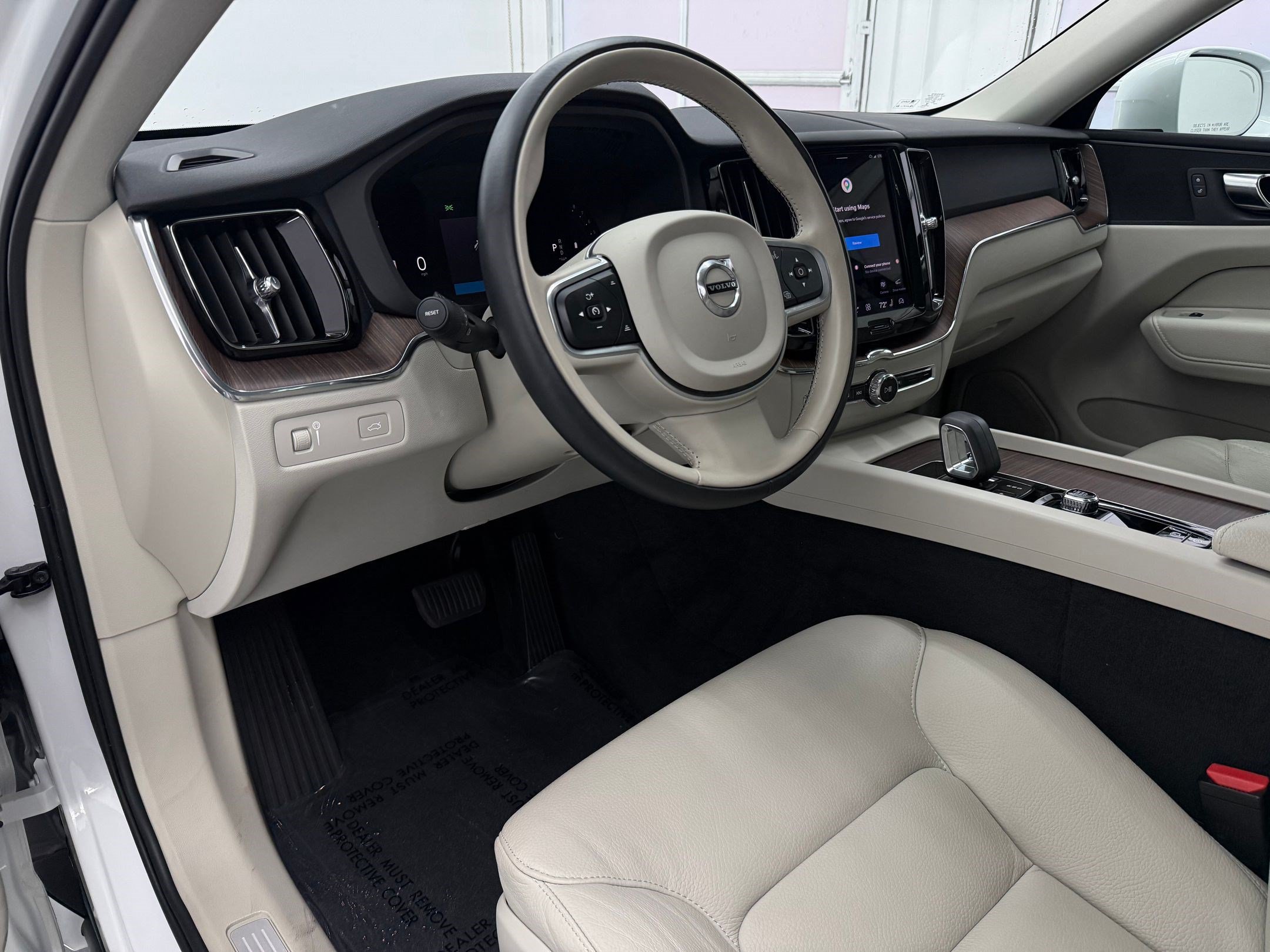 Used 2022 Volvo XC60 Momentum SUV