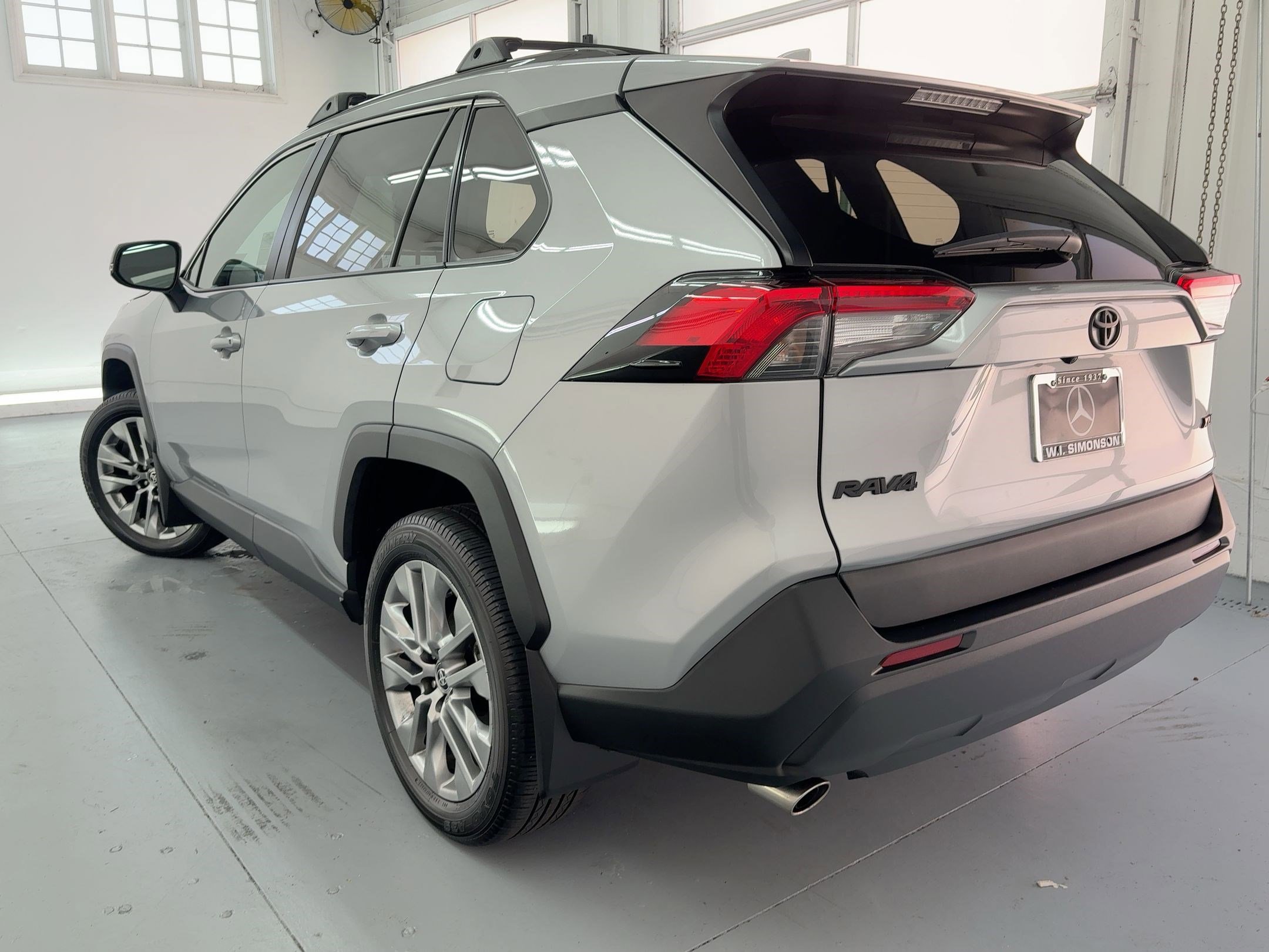 2024 Toyota RAV4 XLE Premium photo 2