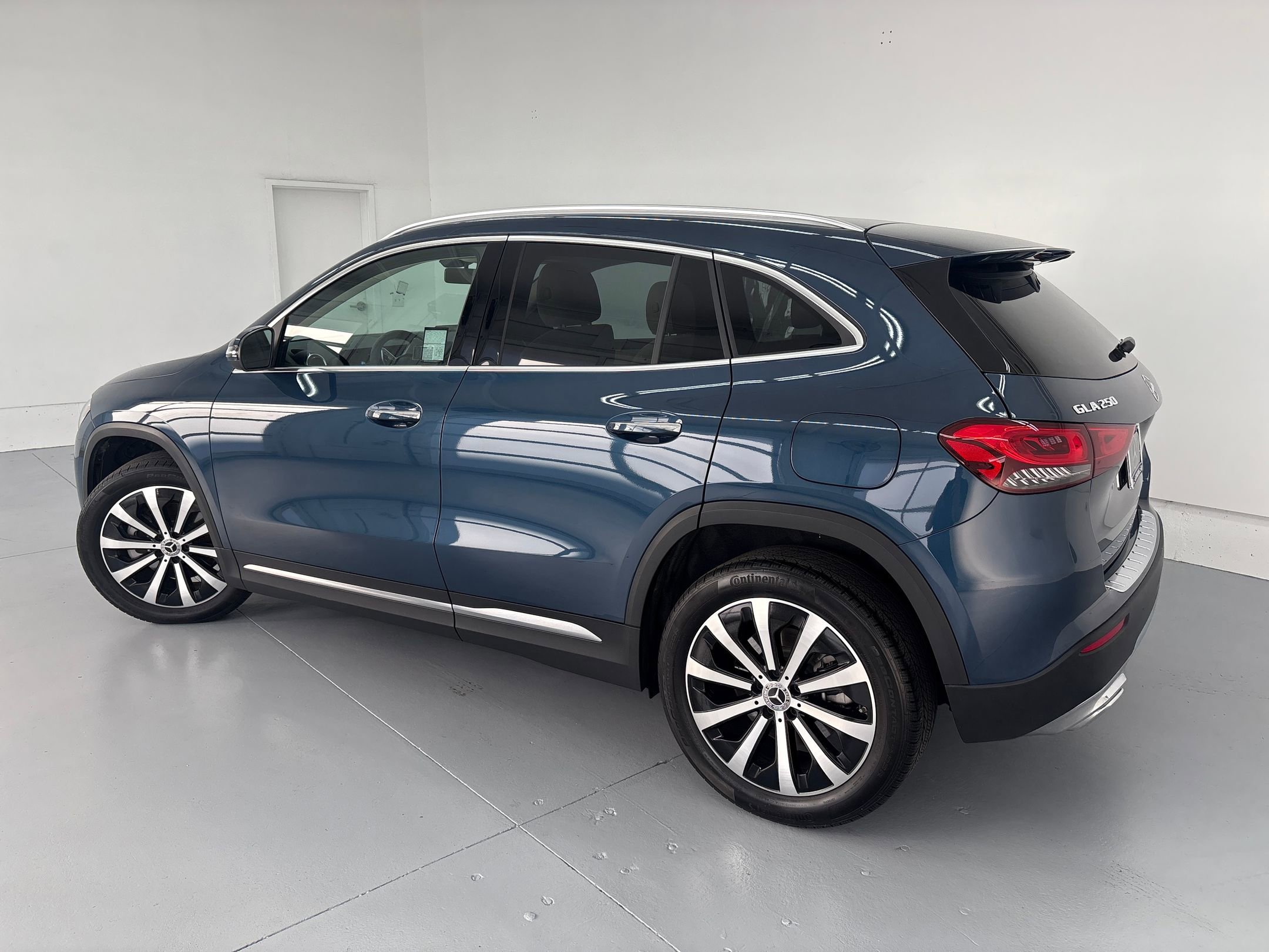 2022 Mercedes Benz GLA 250 photo 3